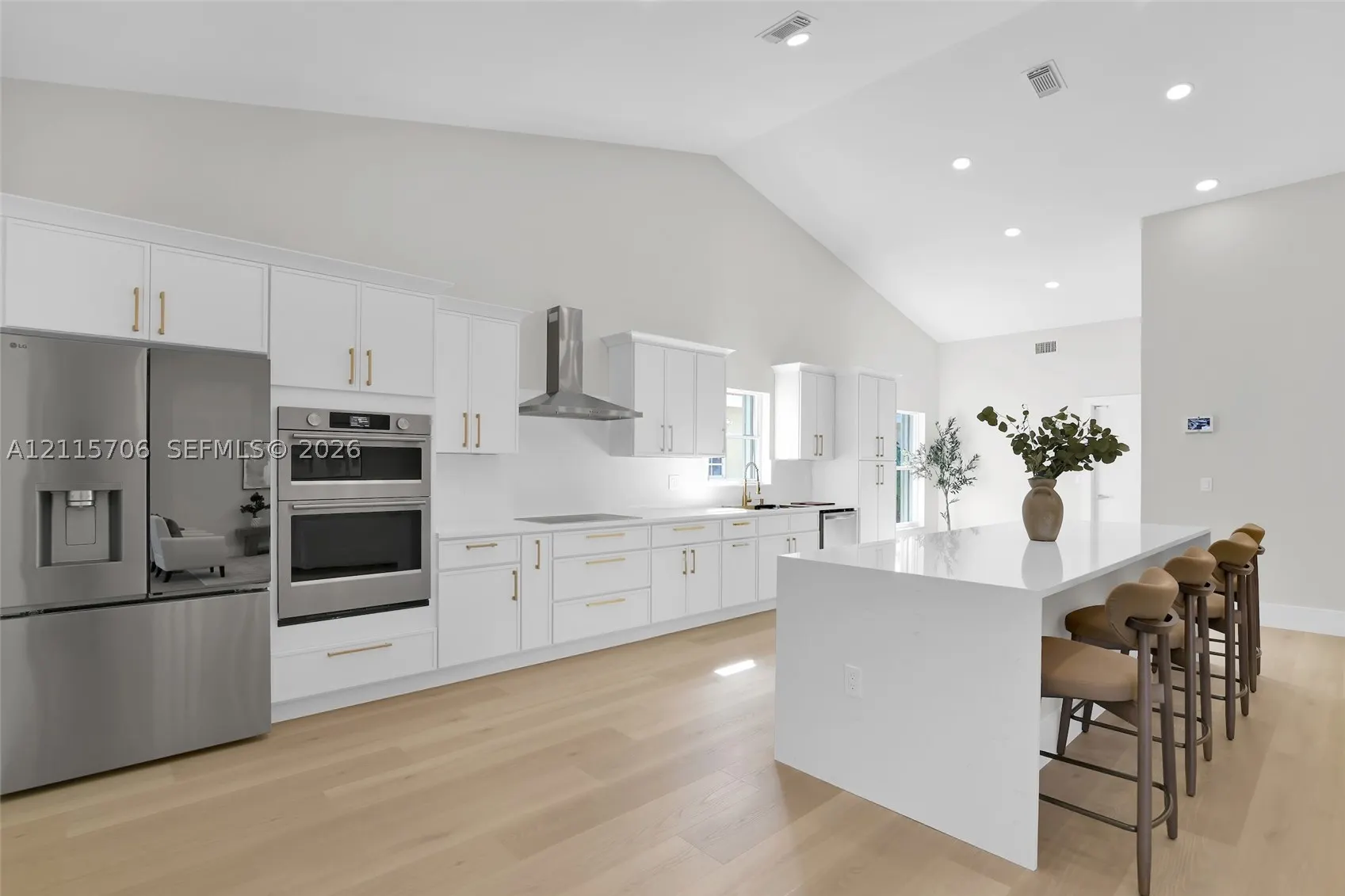 5184 Deerhurst Crescent Cir