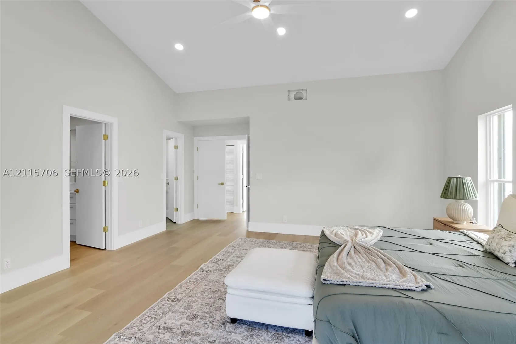 5184 Deerhurst Crescent Cir