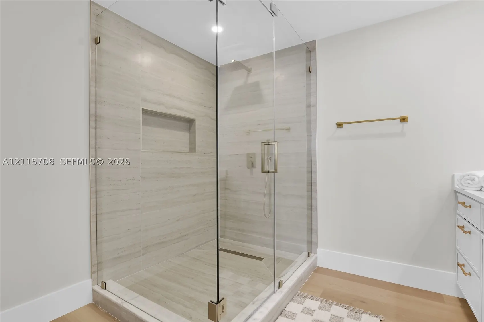 5184 Deerhurst Crescent Cir