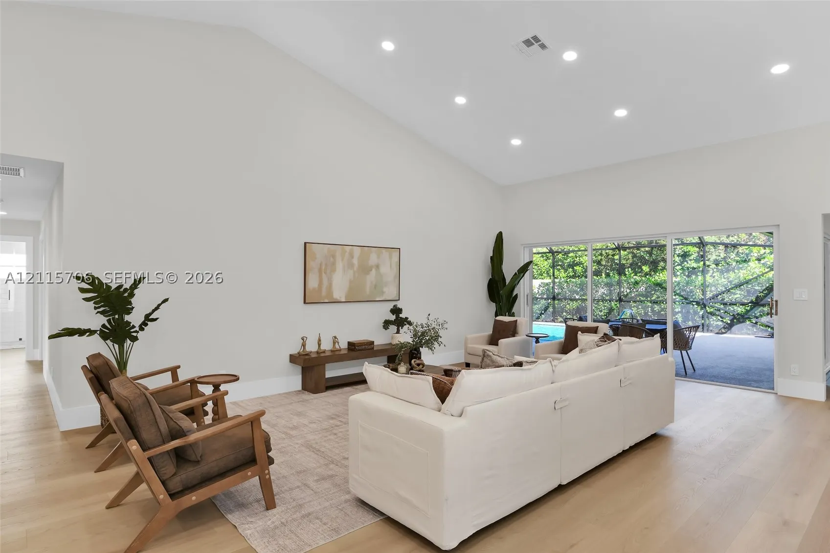5184 Deerhurst Crescent Cir