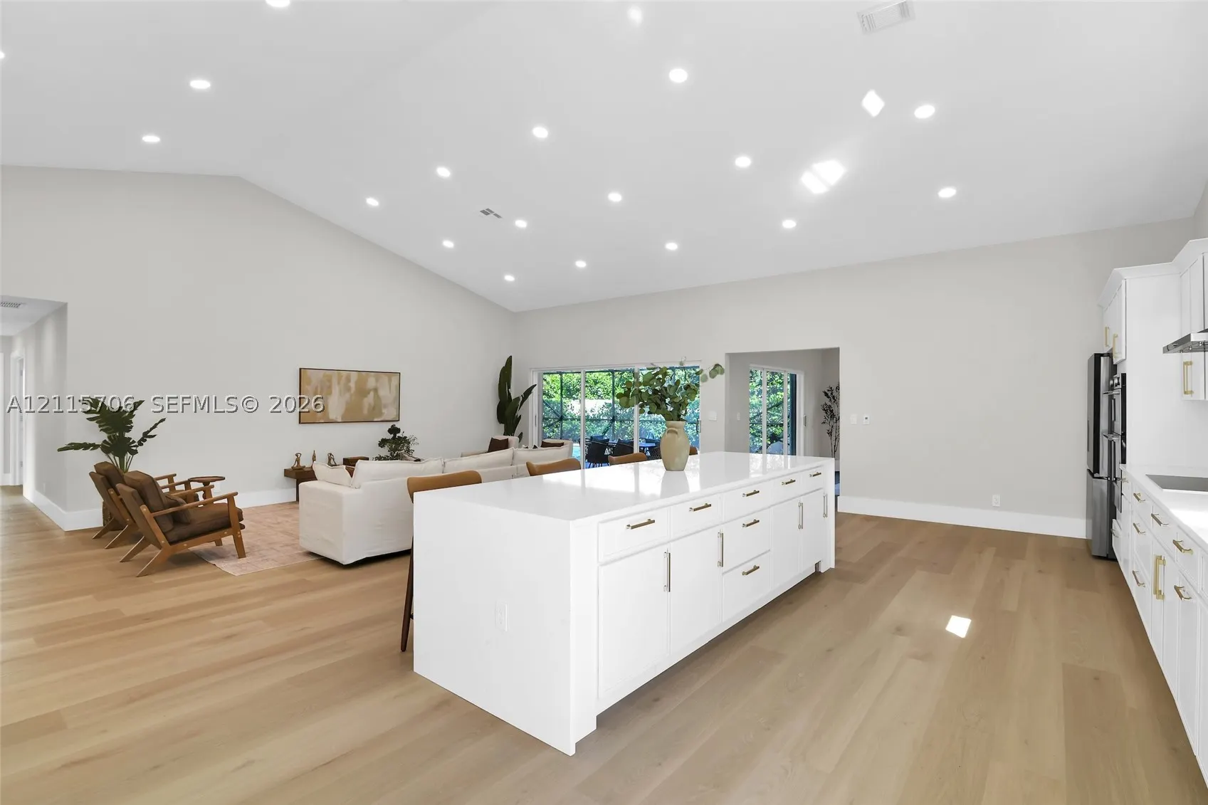 5184 Deerhurst Crescent Cir