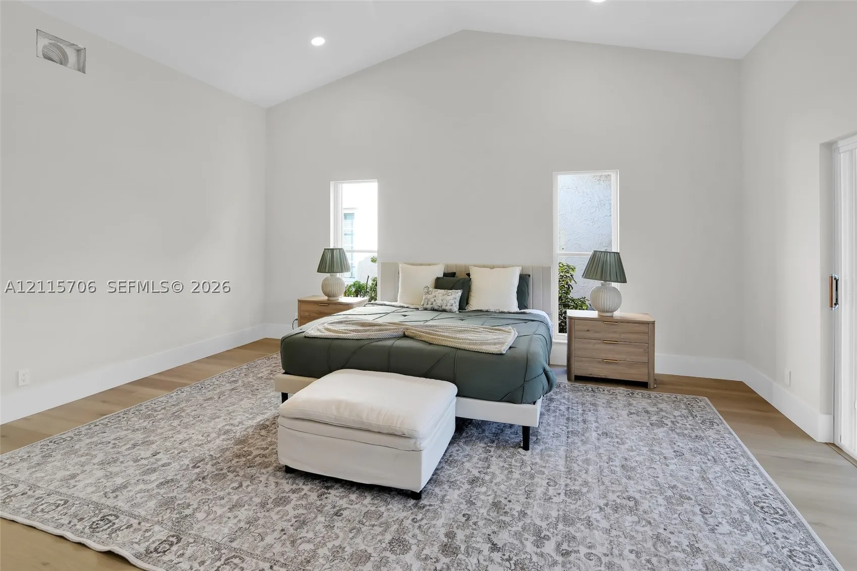 5184 Deerhurst Crescent Cir