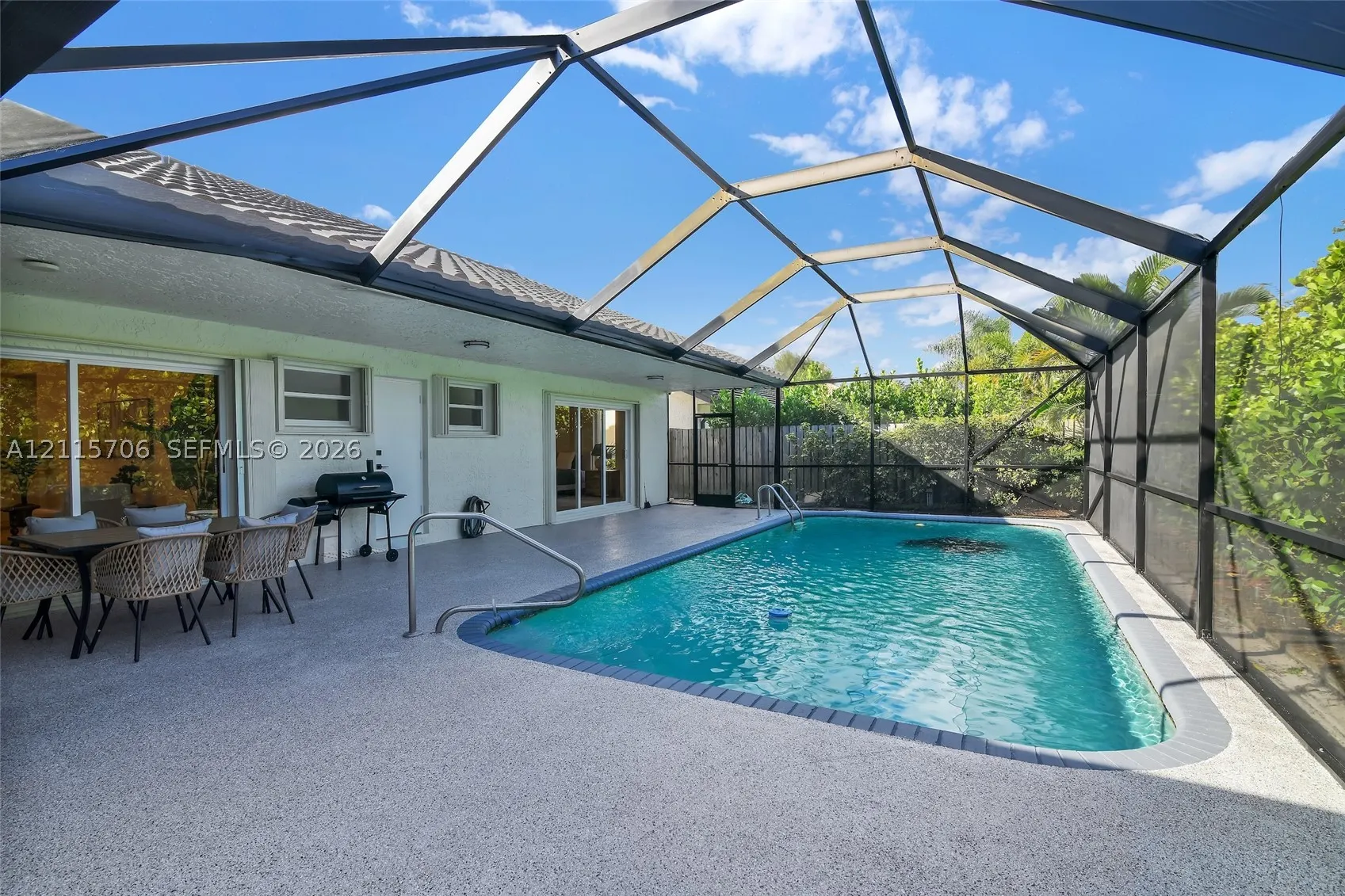 5184 Deerhurst Crescent Cir