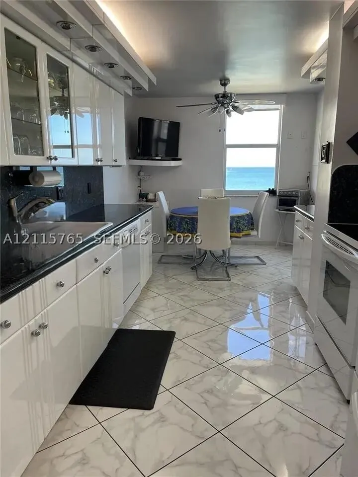 1920 S Ocean Dr #16B
