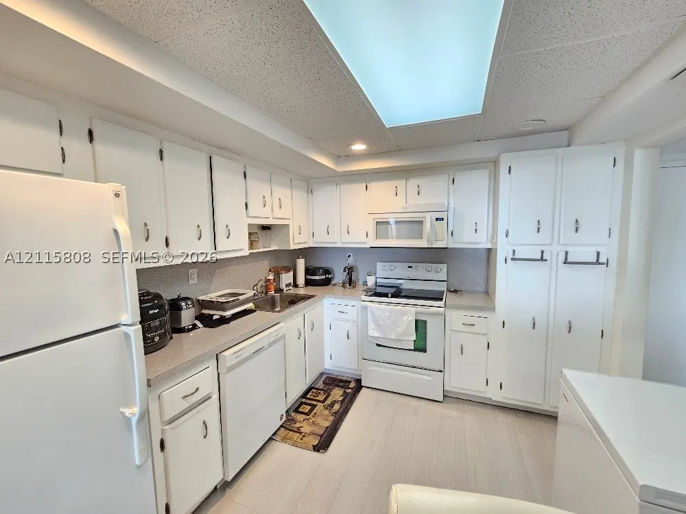 18031 Biscayne Blvd #603
