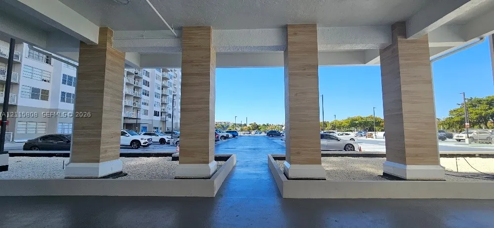 18031 Biscayne Blvd #603