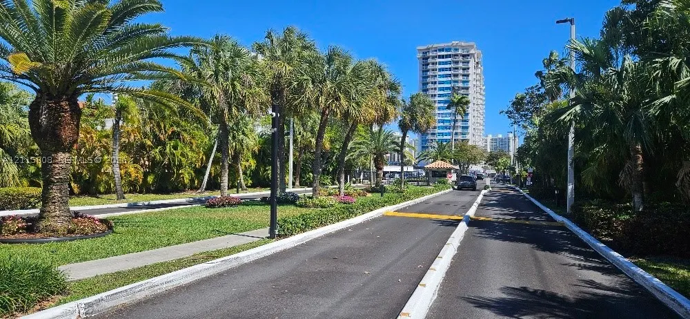 18031 Biscayne Blvd #603