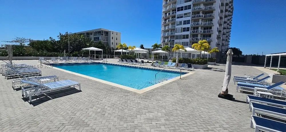 18031 Biscayne Blvd #603