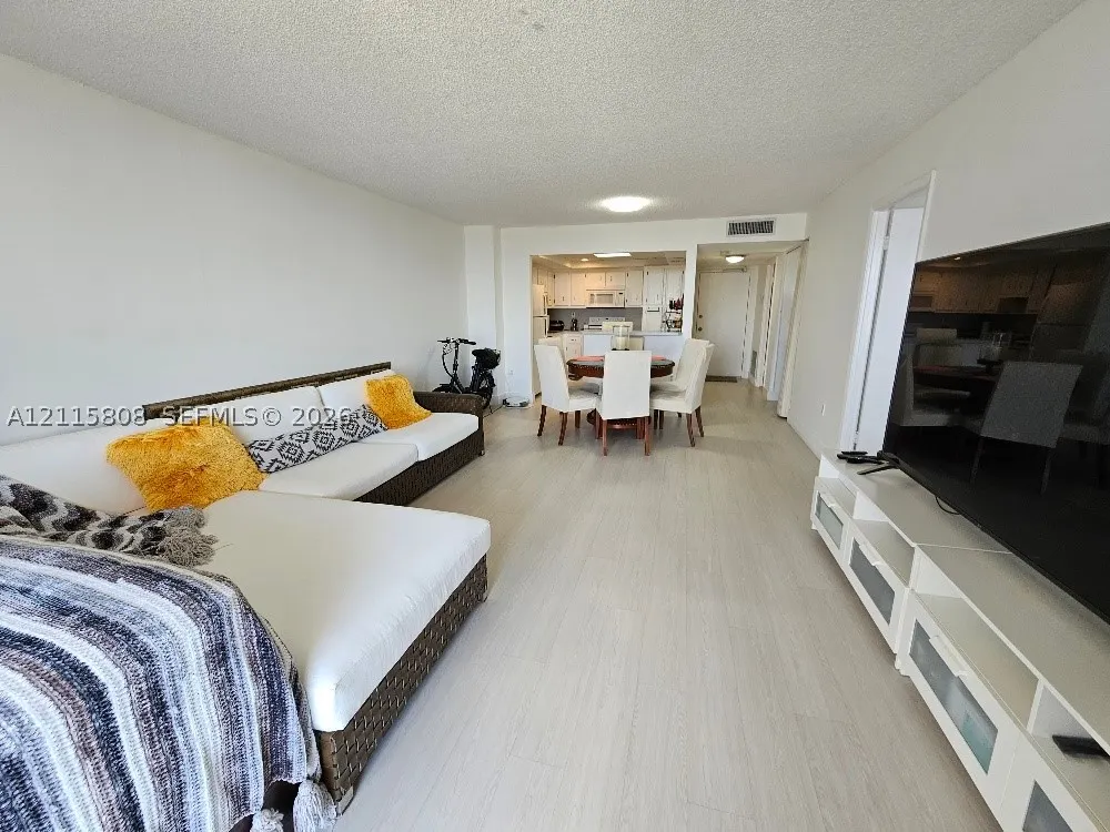 18031 Biscayne Blvd #603