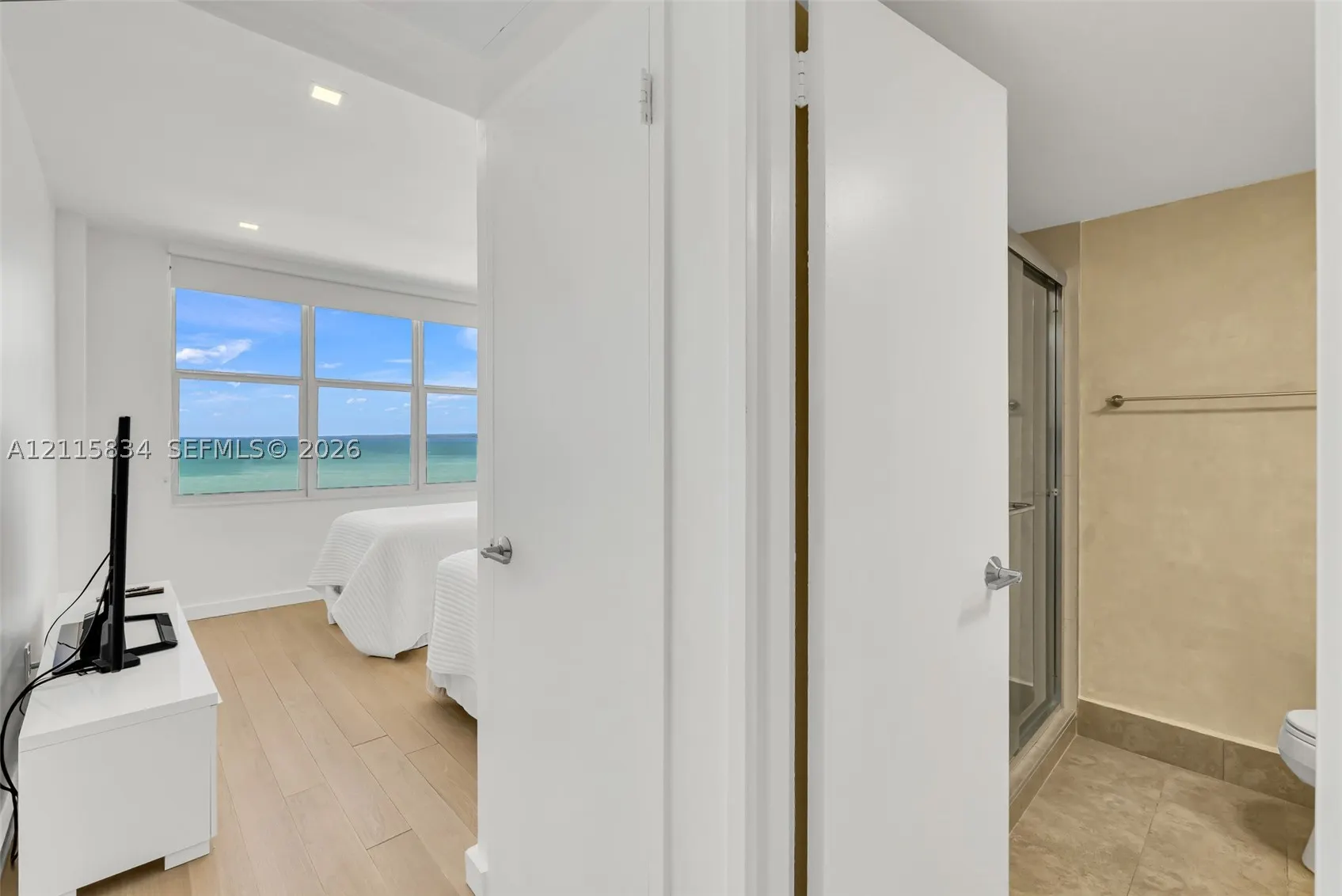 5161 Collins Ave #1717