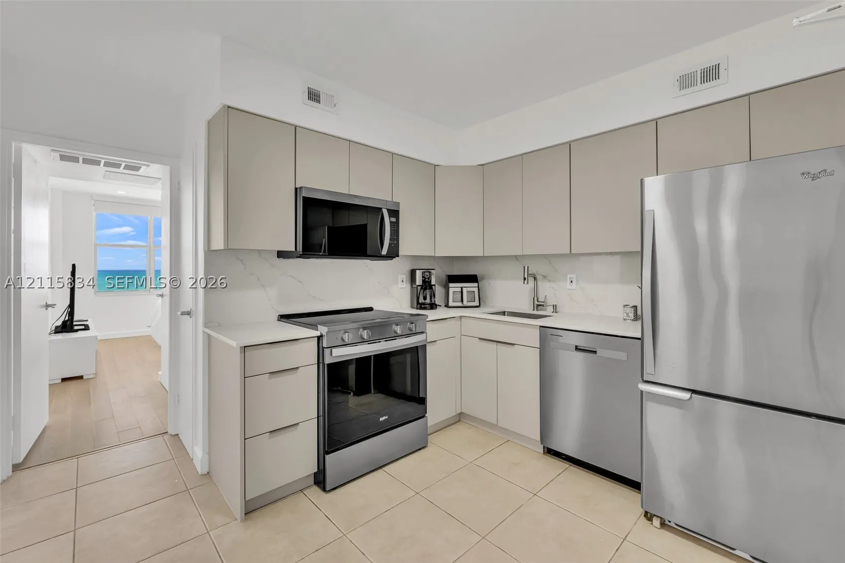 5161 Collins Ave #1717