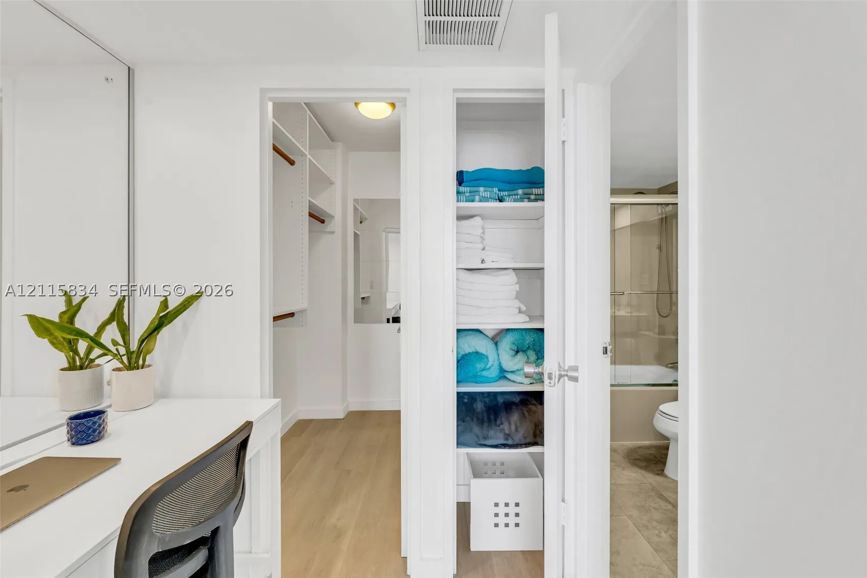 5161 Collins Ave #1717