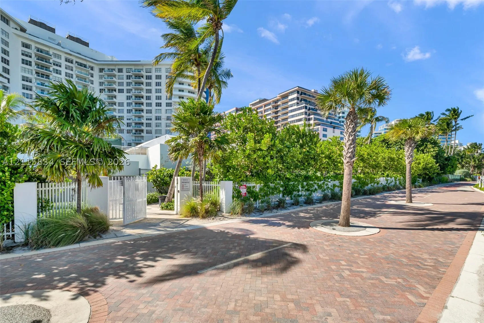 5161 Collins Ave #1717