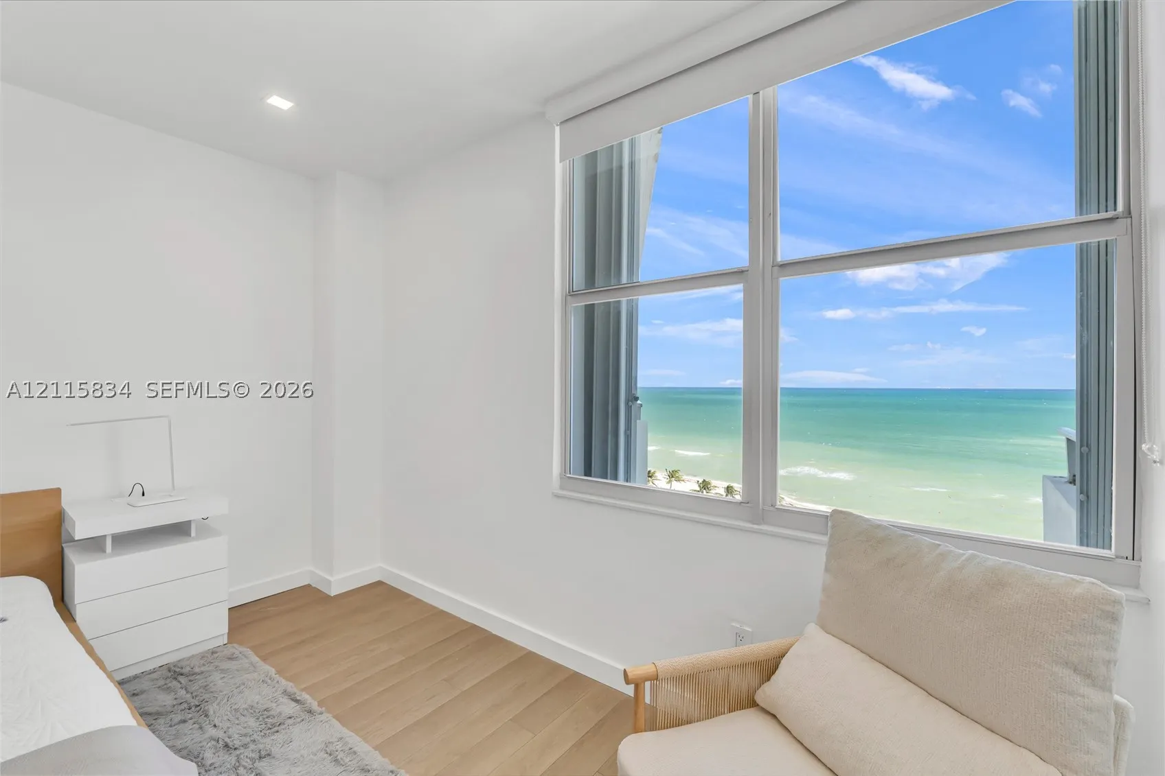 5161 Collins Ave #1717