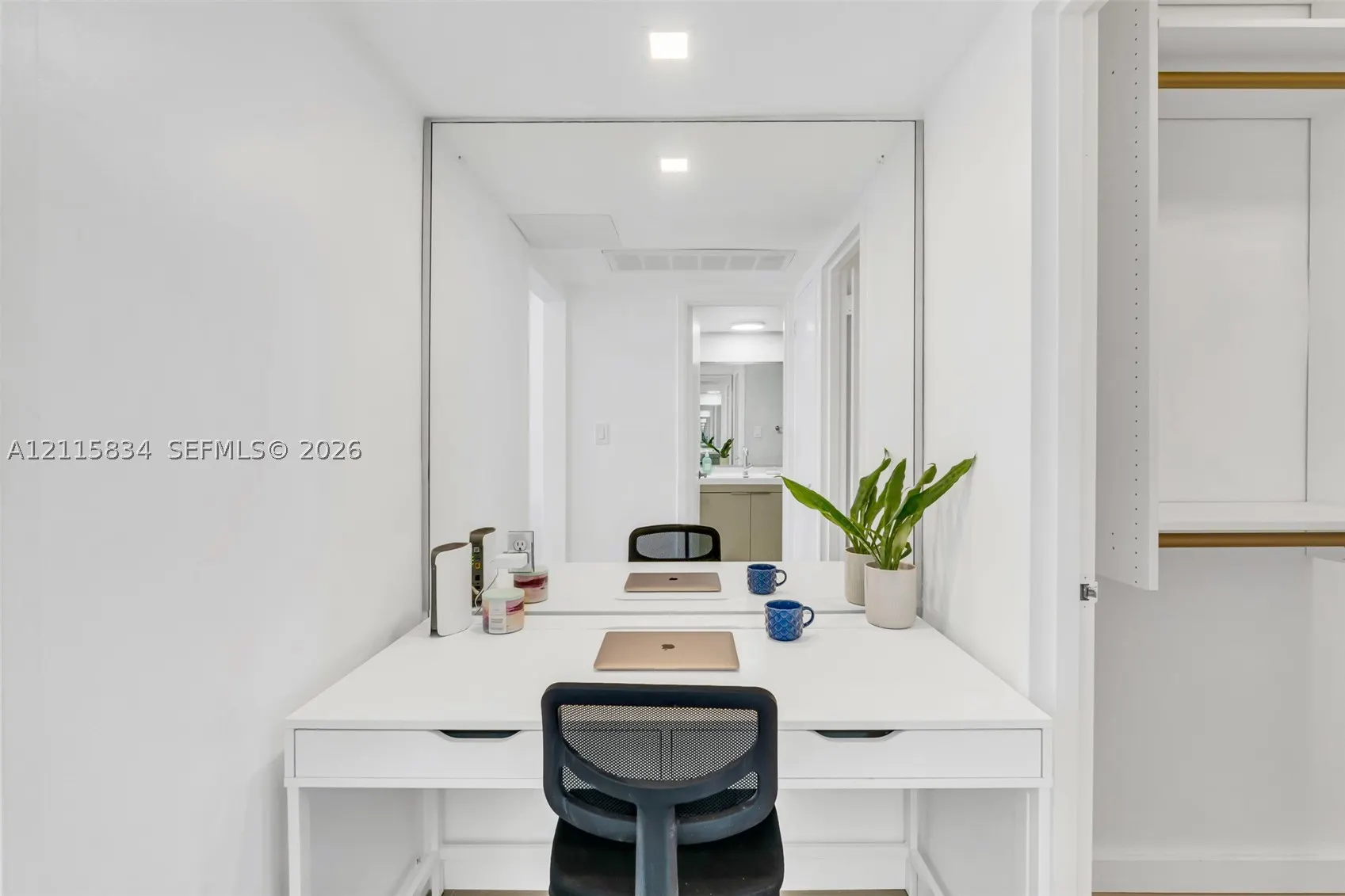 5161 Collins Ave #1717