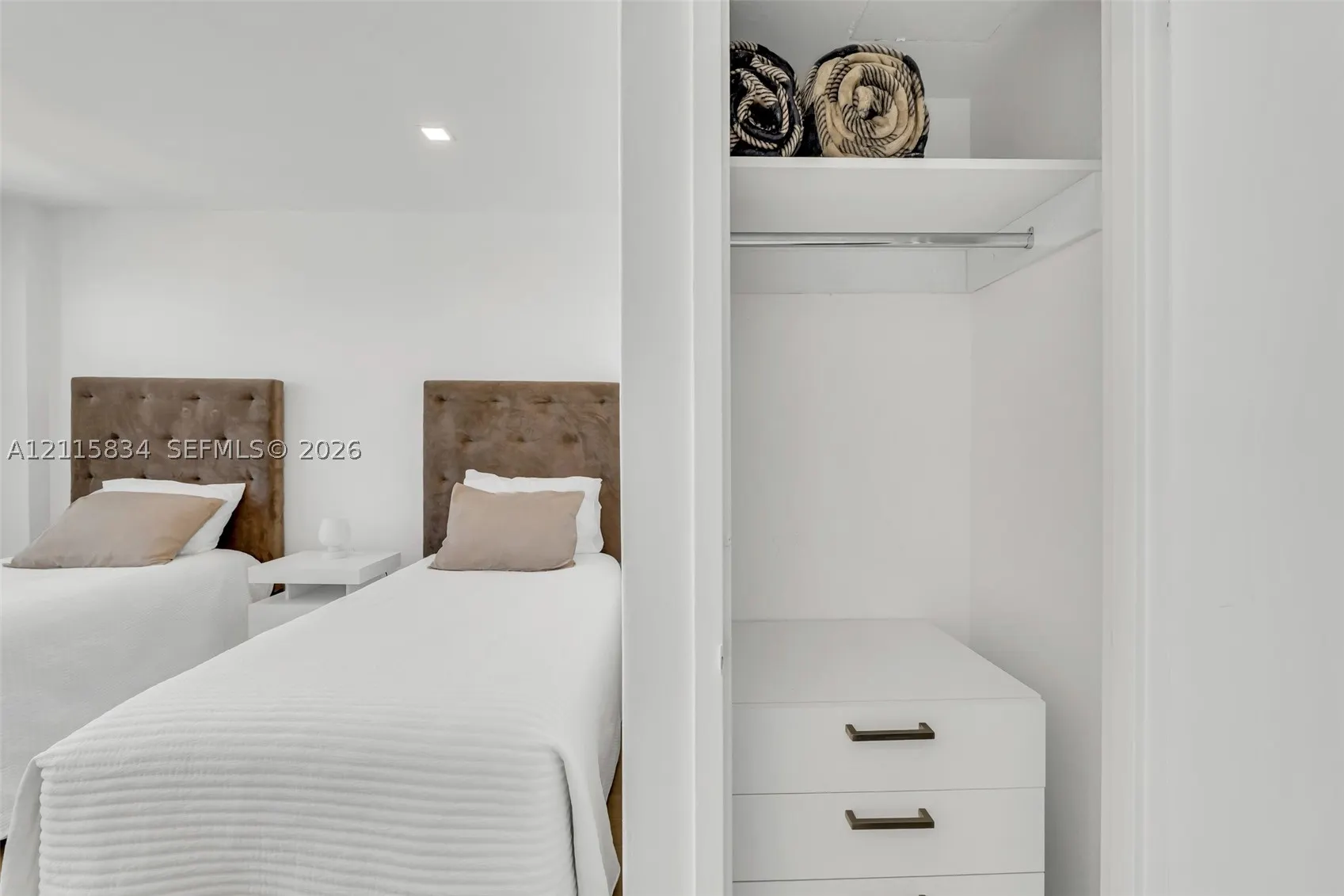 5161 Collins Ave #1717