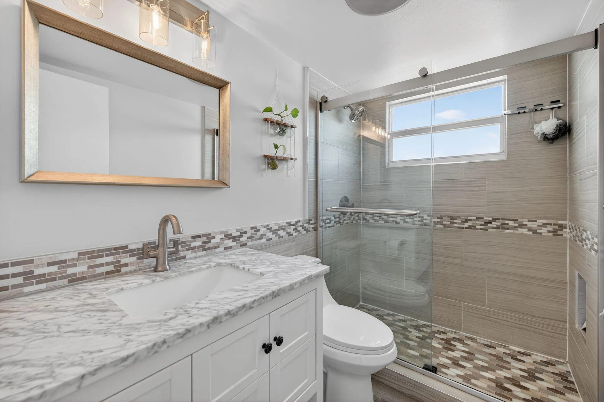 2555 NE 11th Street #609