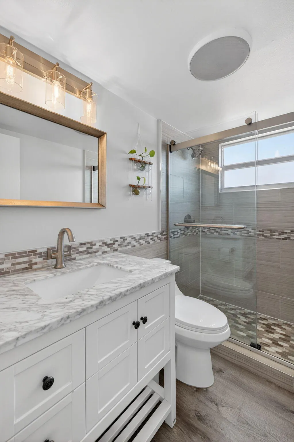 2555 NE 11th Street #609