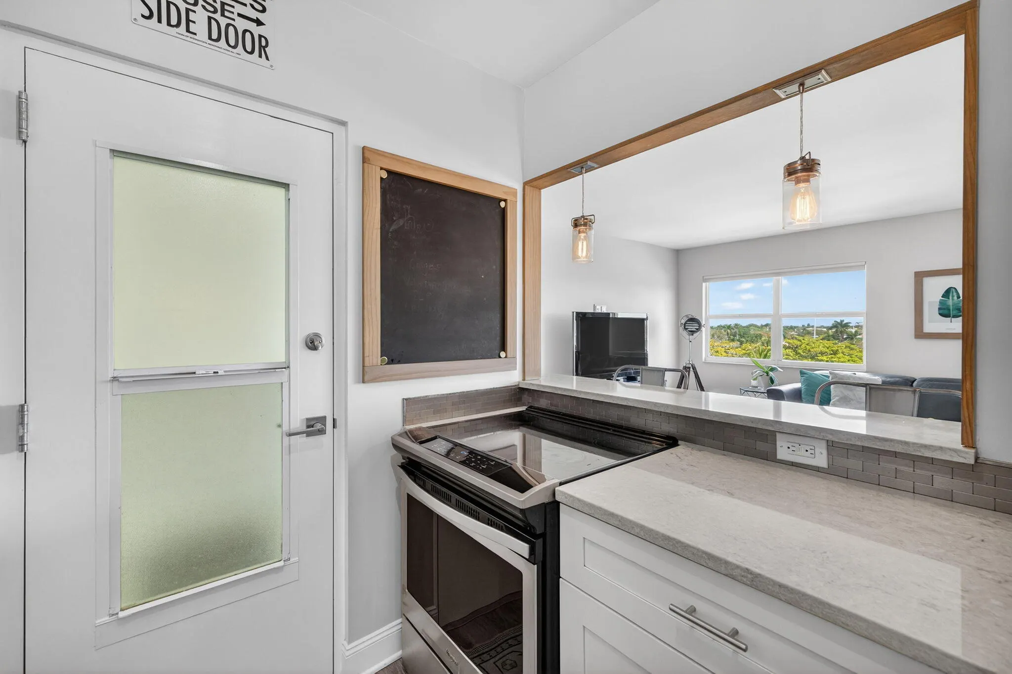 2555 NE 11th Street #609