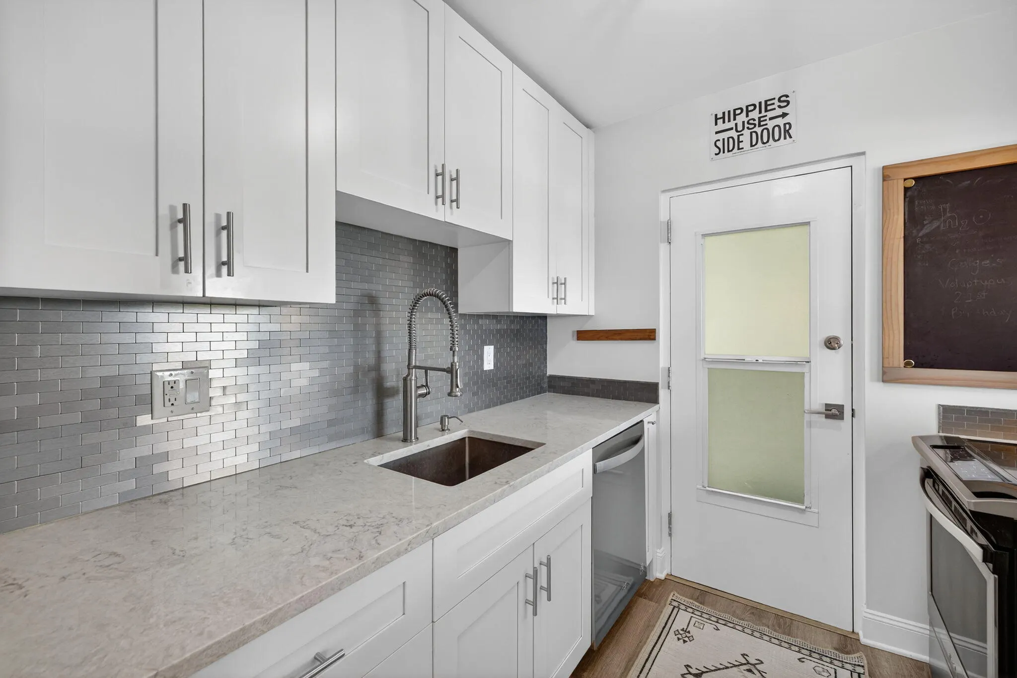 2555 NE 11th Street #609