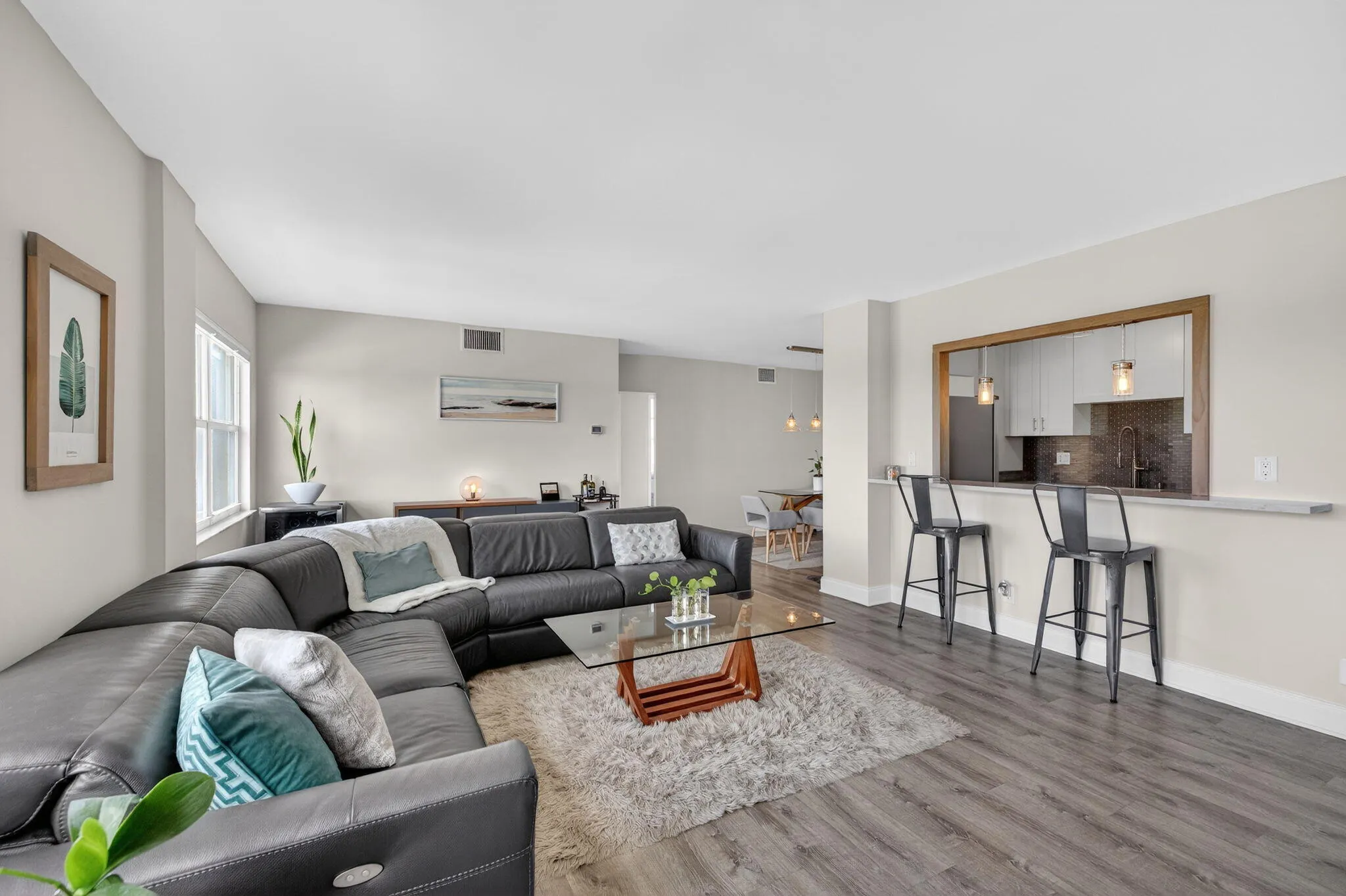 2555 NE 11th Street #609