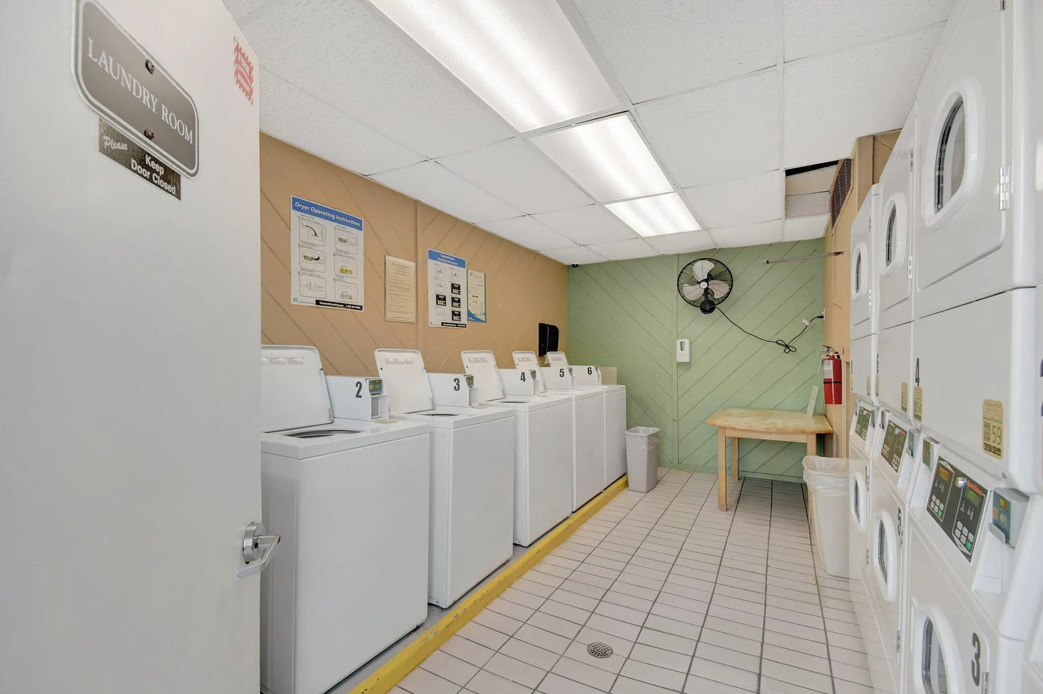 2555 NE 11th Street #609