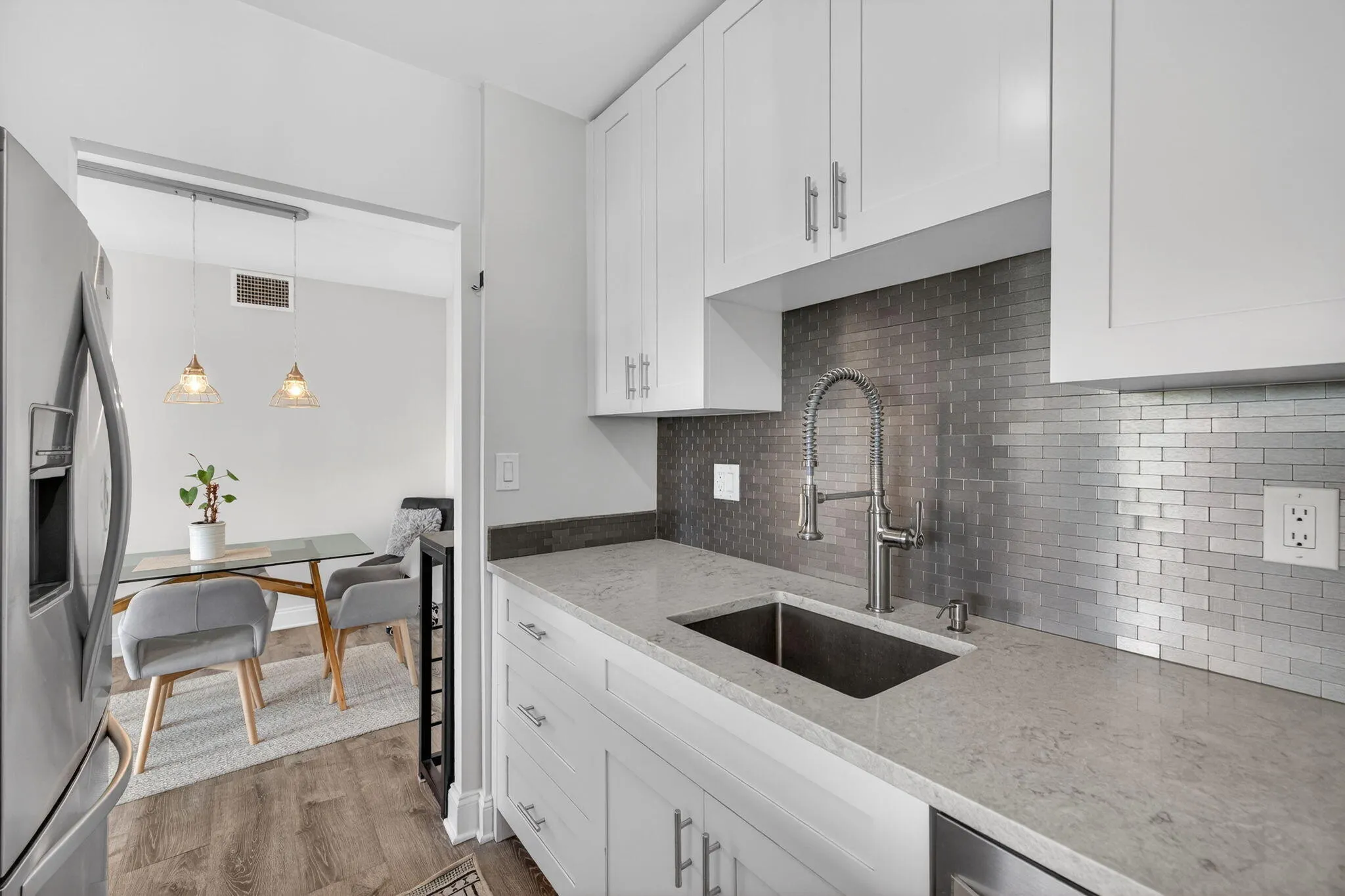 2555 NE 11th Street #609