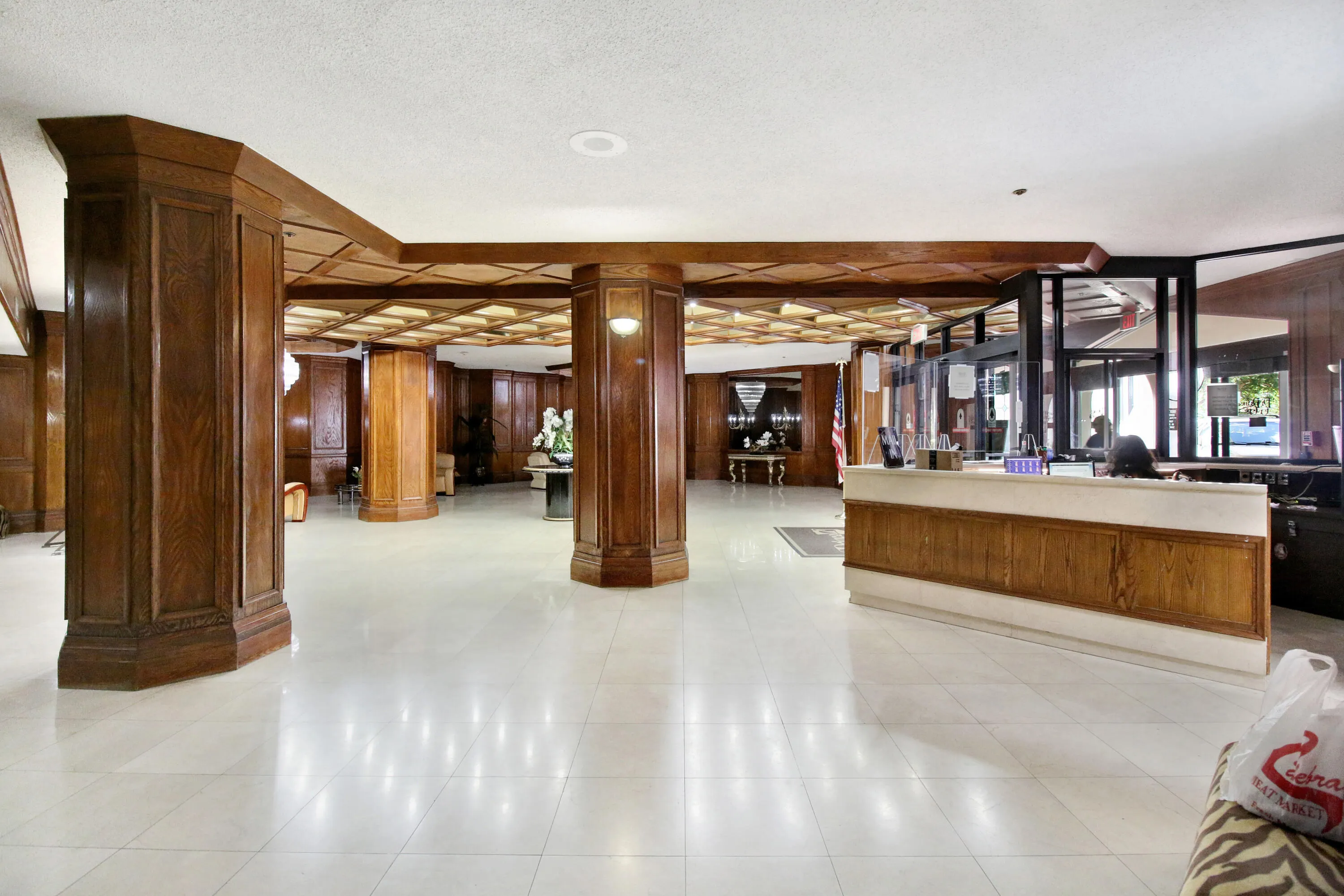 1865 S Ocean Drive #6c