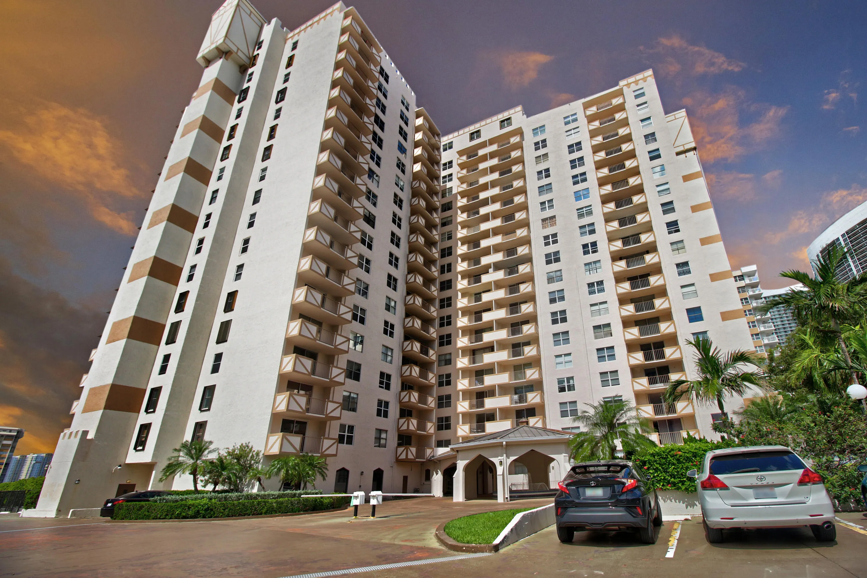 1865 S Ocean Drive #6c