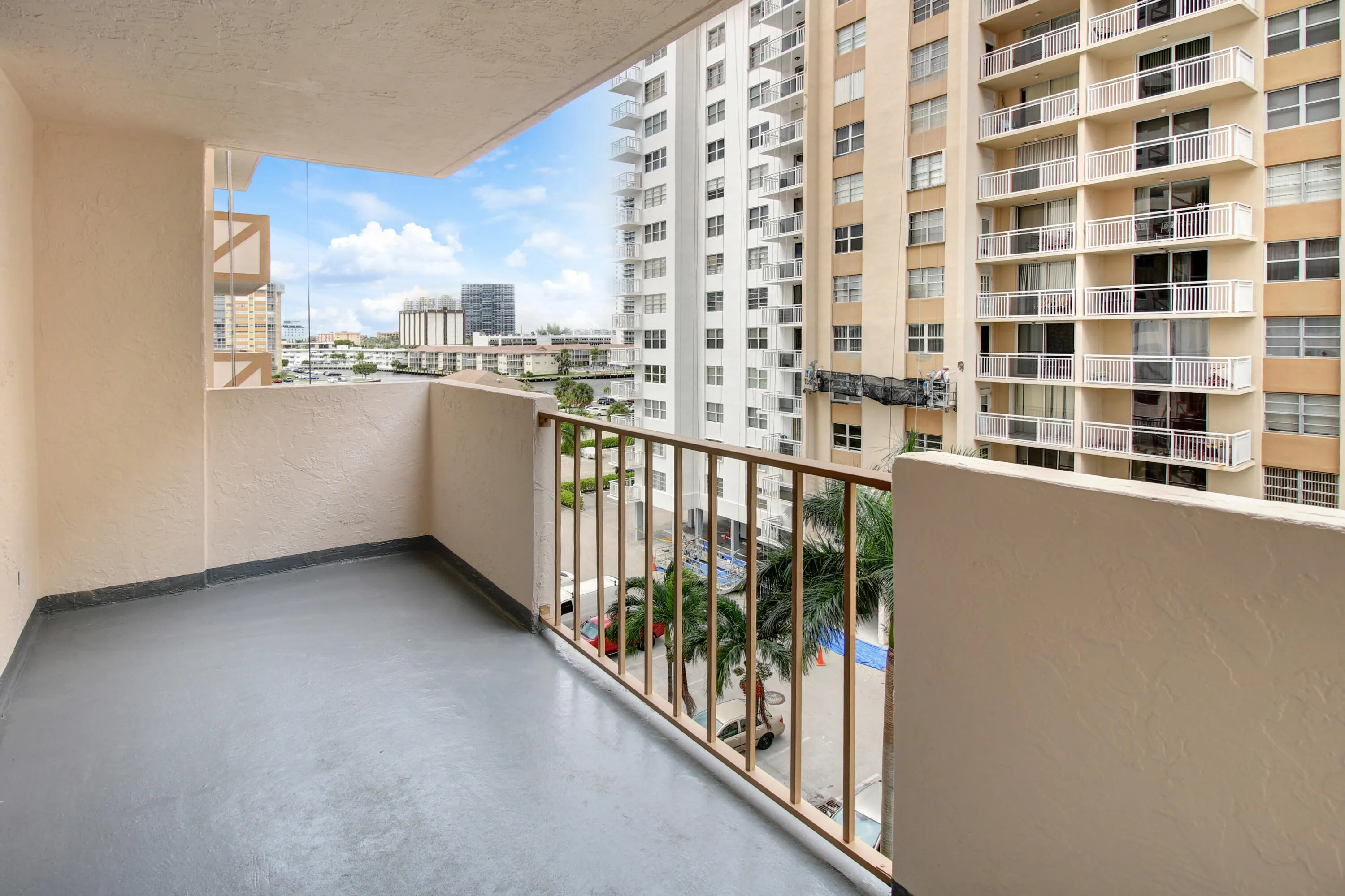 1865 S Ocean Drive #6c