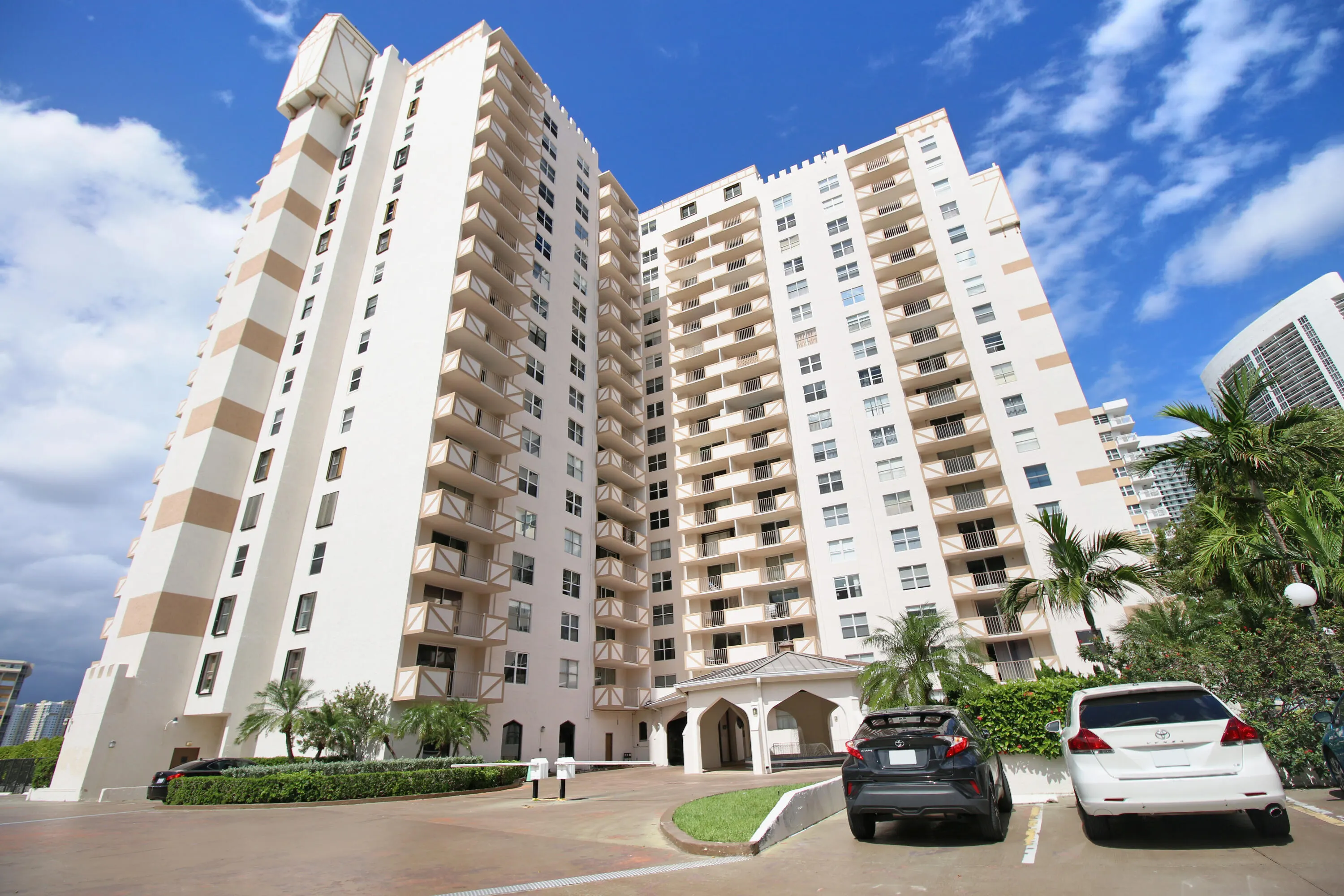1865 S Ocean Drive #6c