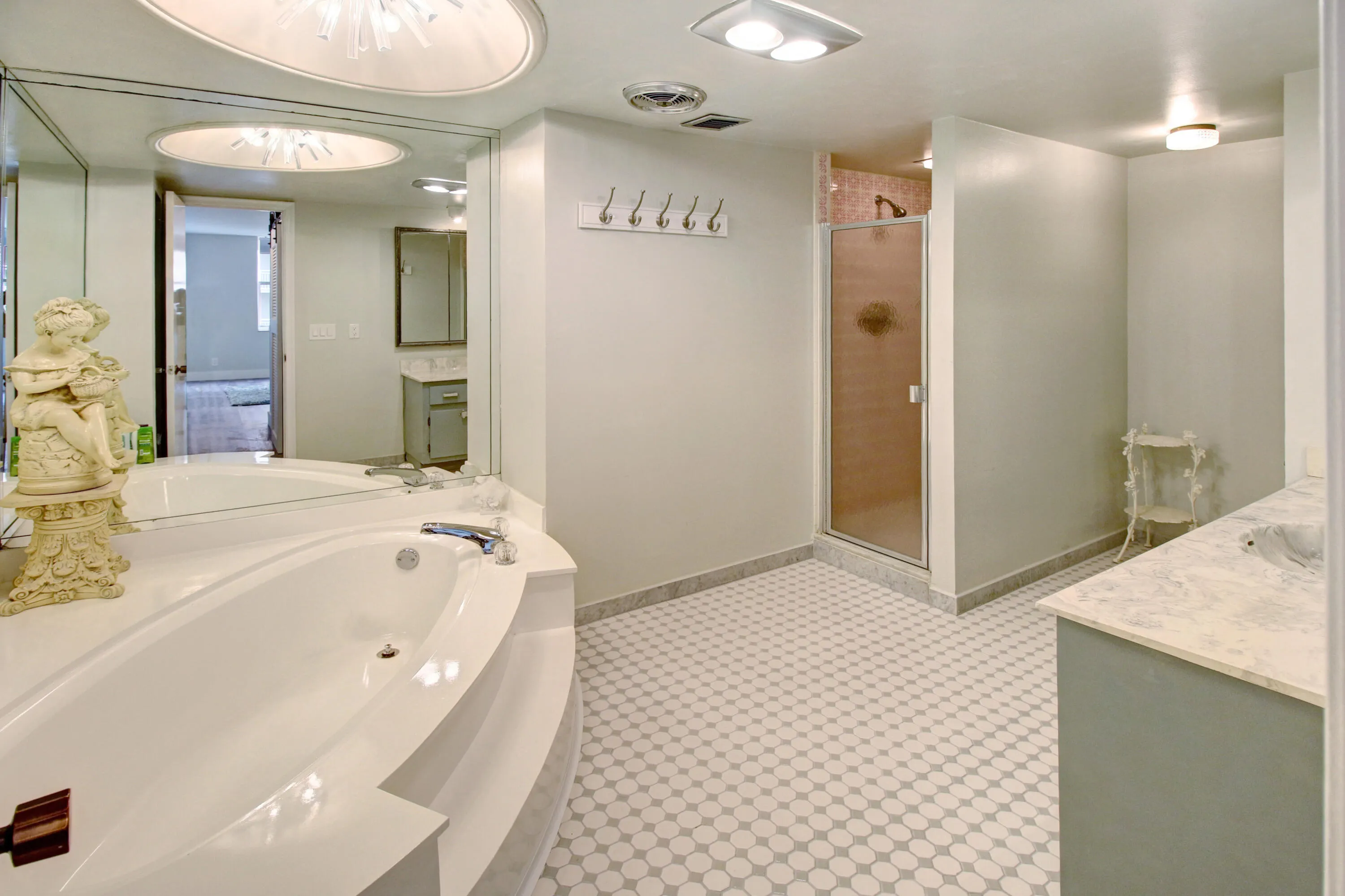 1865 S Ocean Drive #6c
