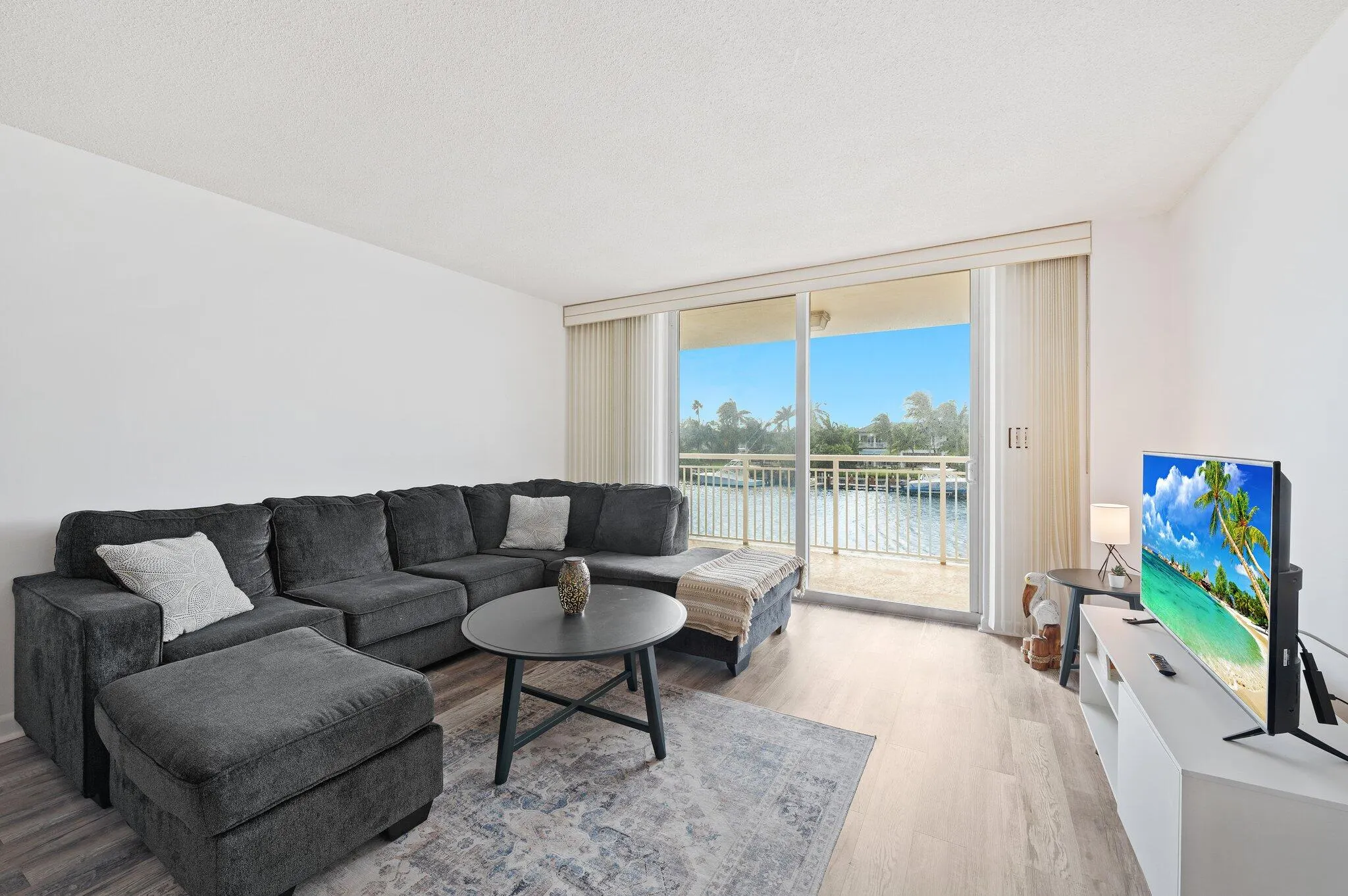 1050 Hillsboro Mile #Unit 203w