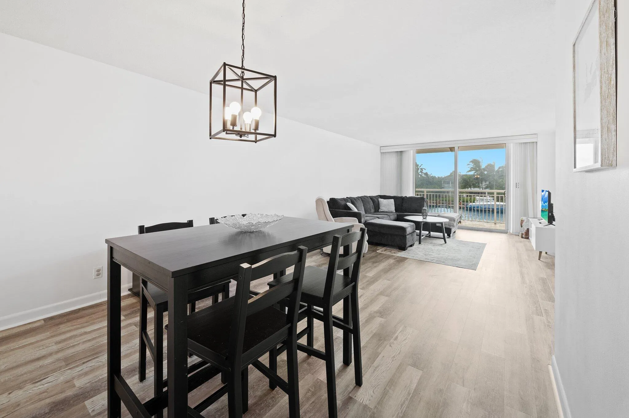 1050 Hillsboro Mile #Unit 203w