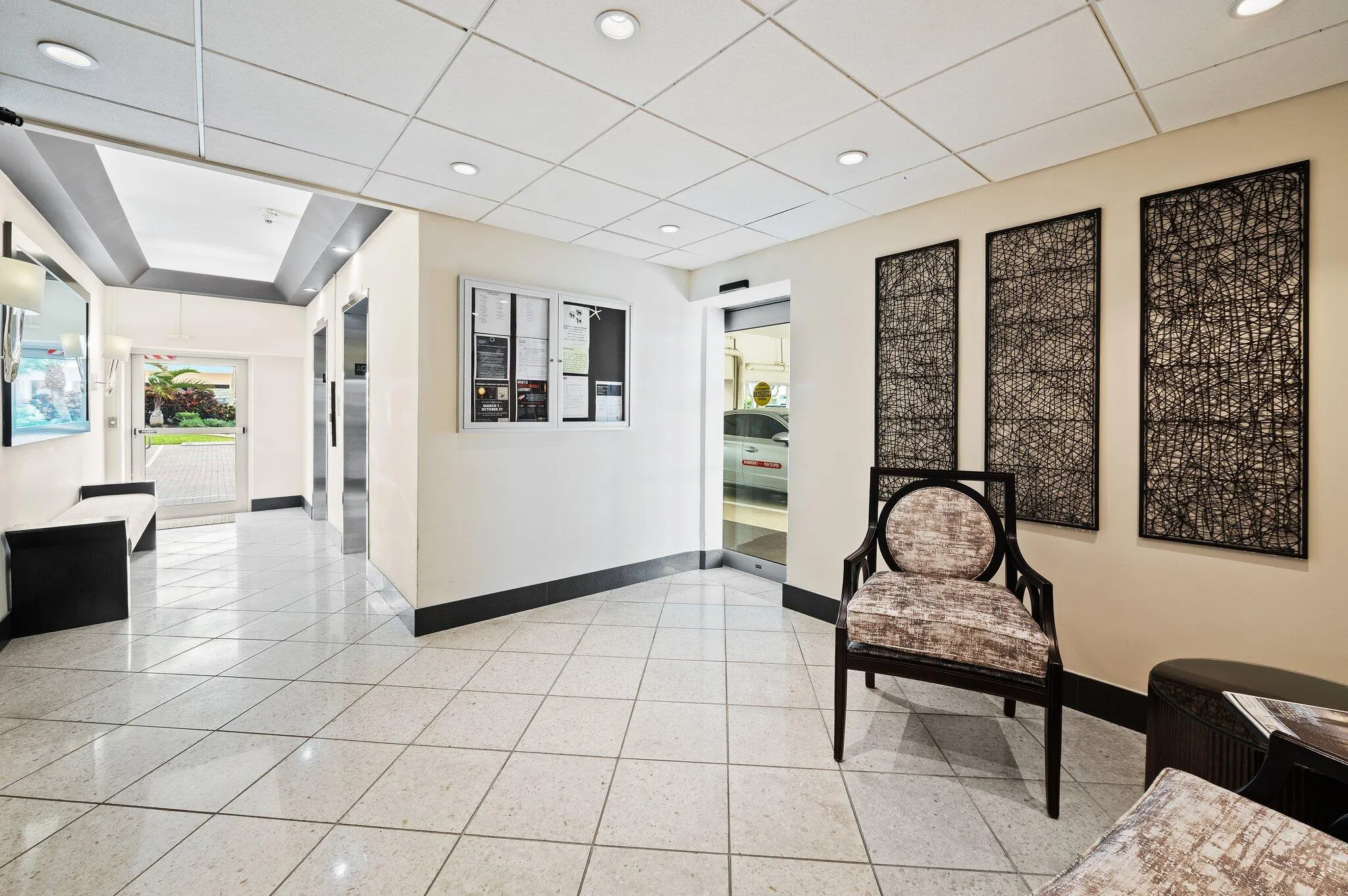 1050 Hillsboro Mile #Unit 203w