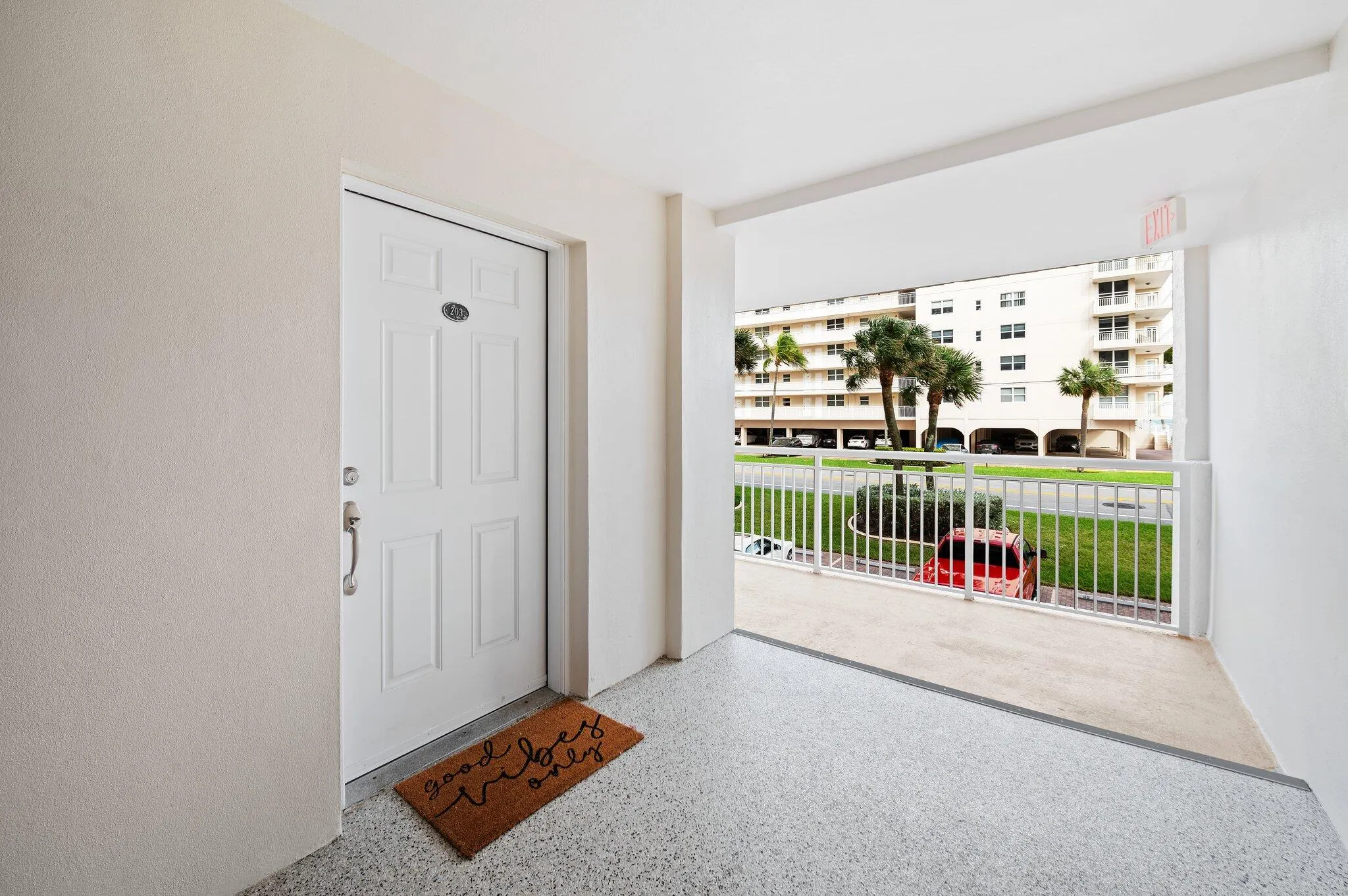 1050 Hillsboro Mile #Unit 203w