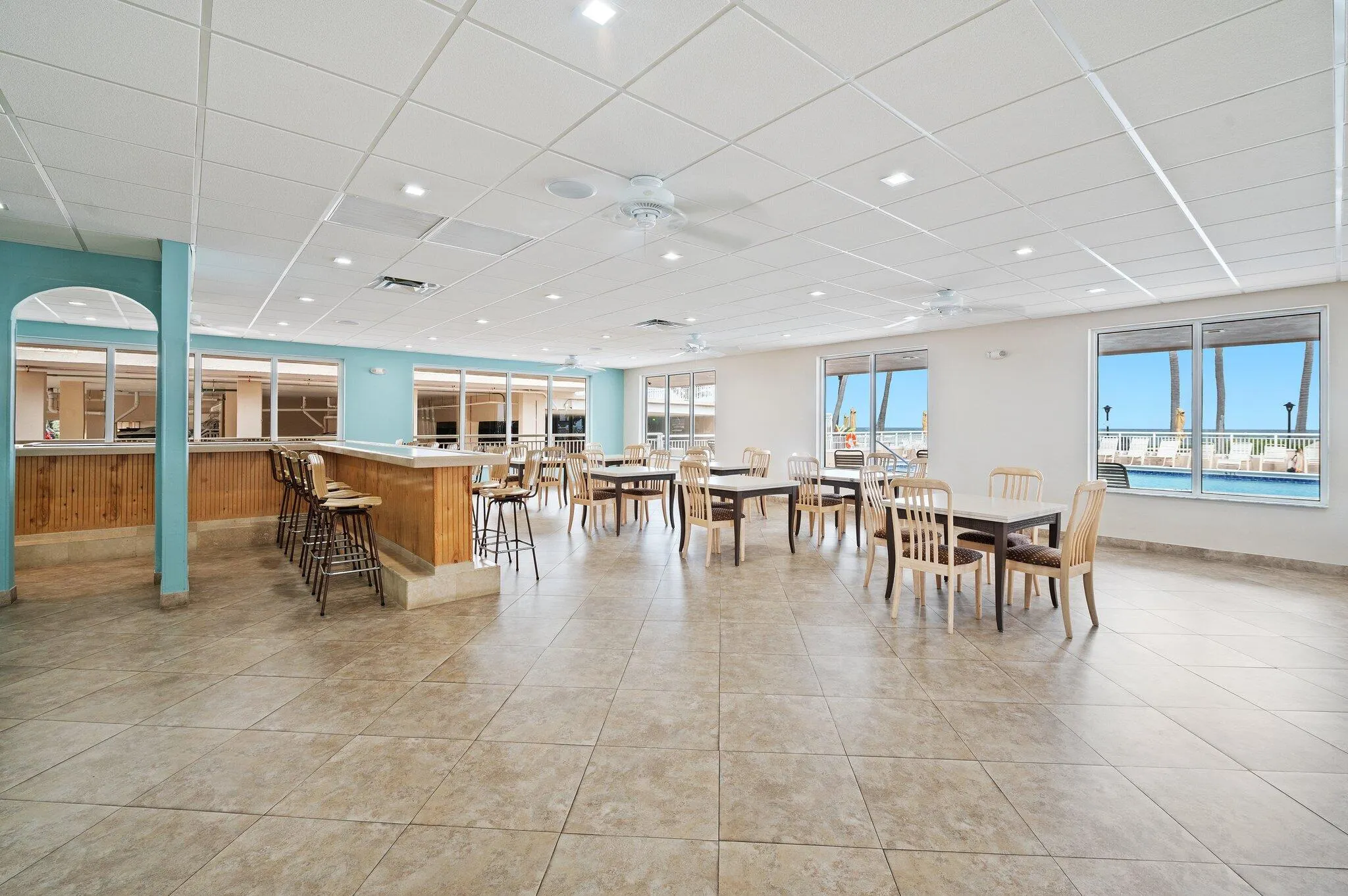 1050 Hillsboro Mile #Unit 203w