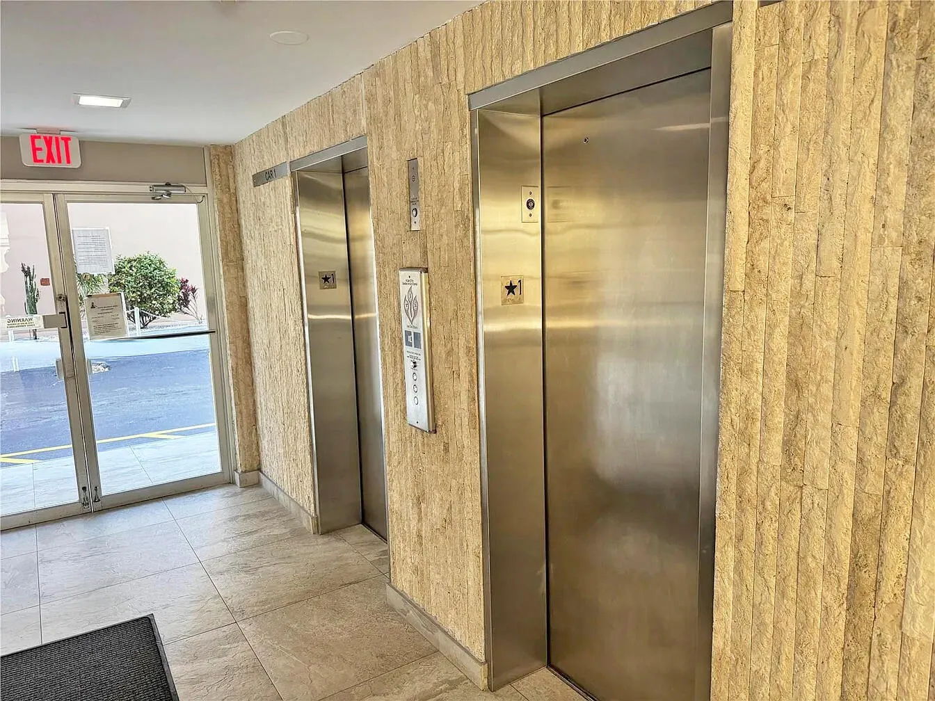 3113 S Ocean Drive #504