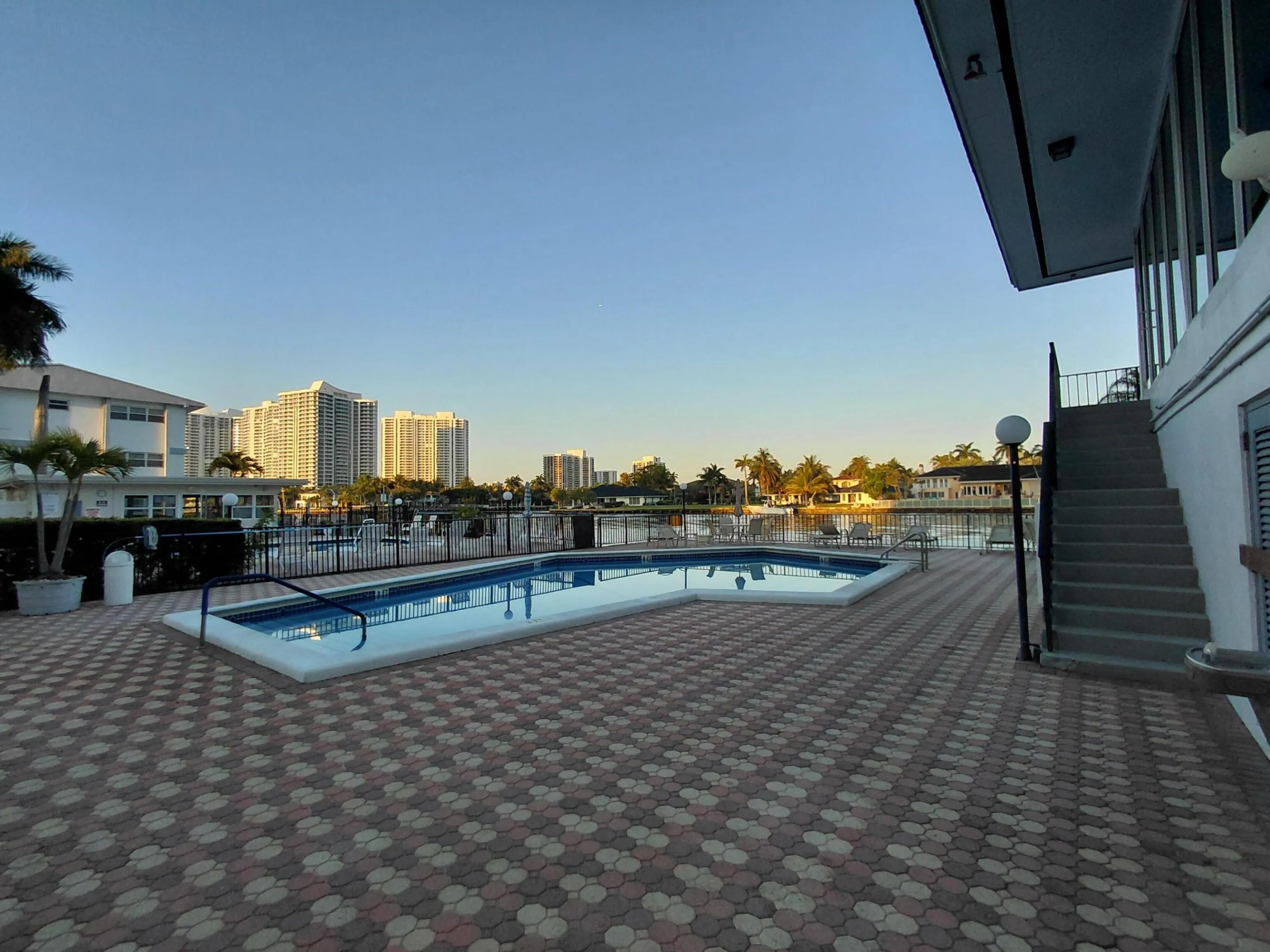 3113 S Ocean Drive #504