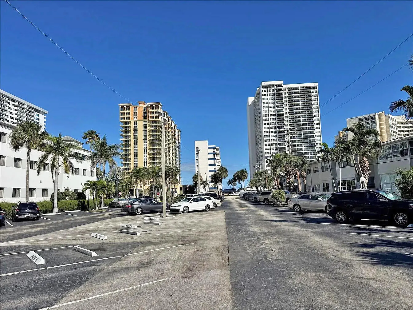 3113 S Ocean Drive #504