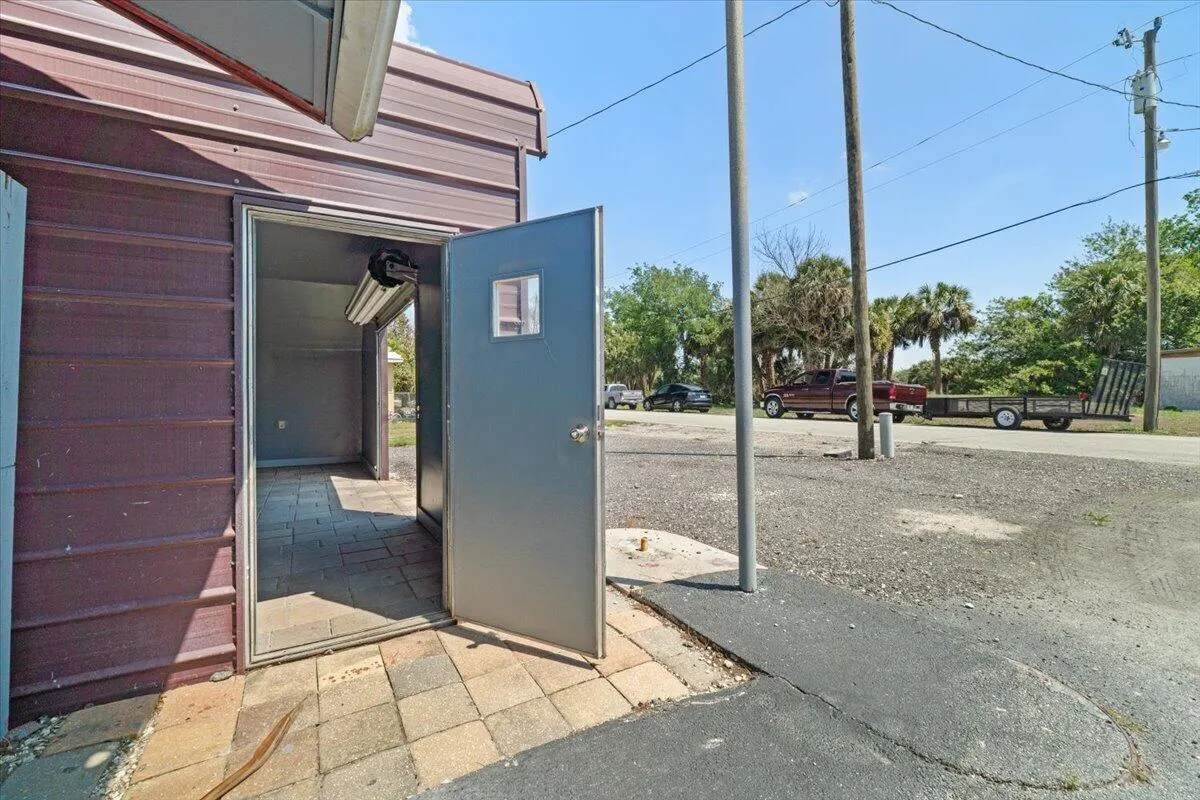 1023 Lee Street