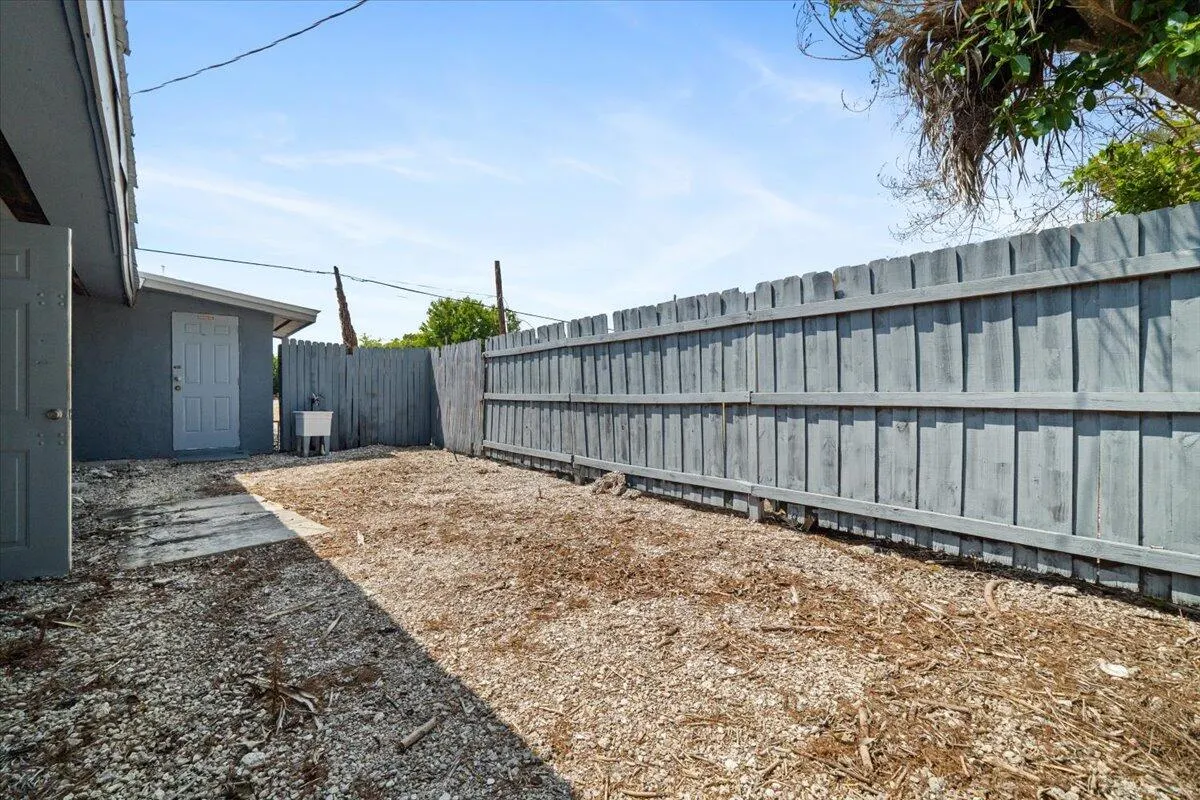 1023 Lee Street