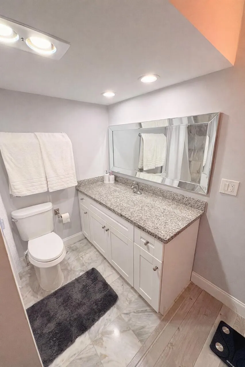 605 Oaks Drive #304