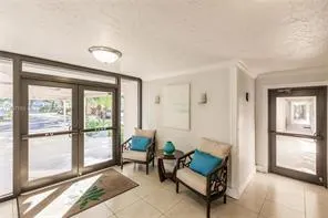 605 Oaks Drive #304