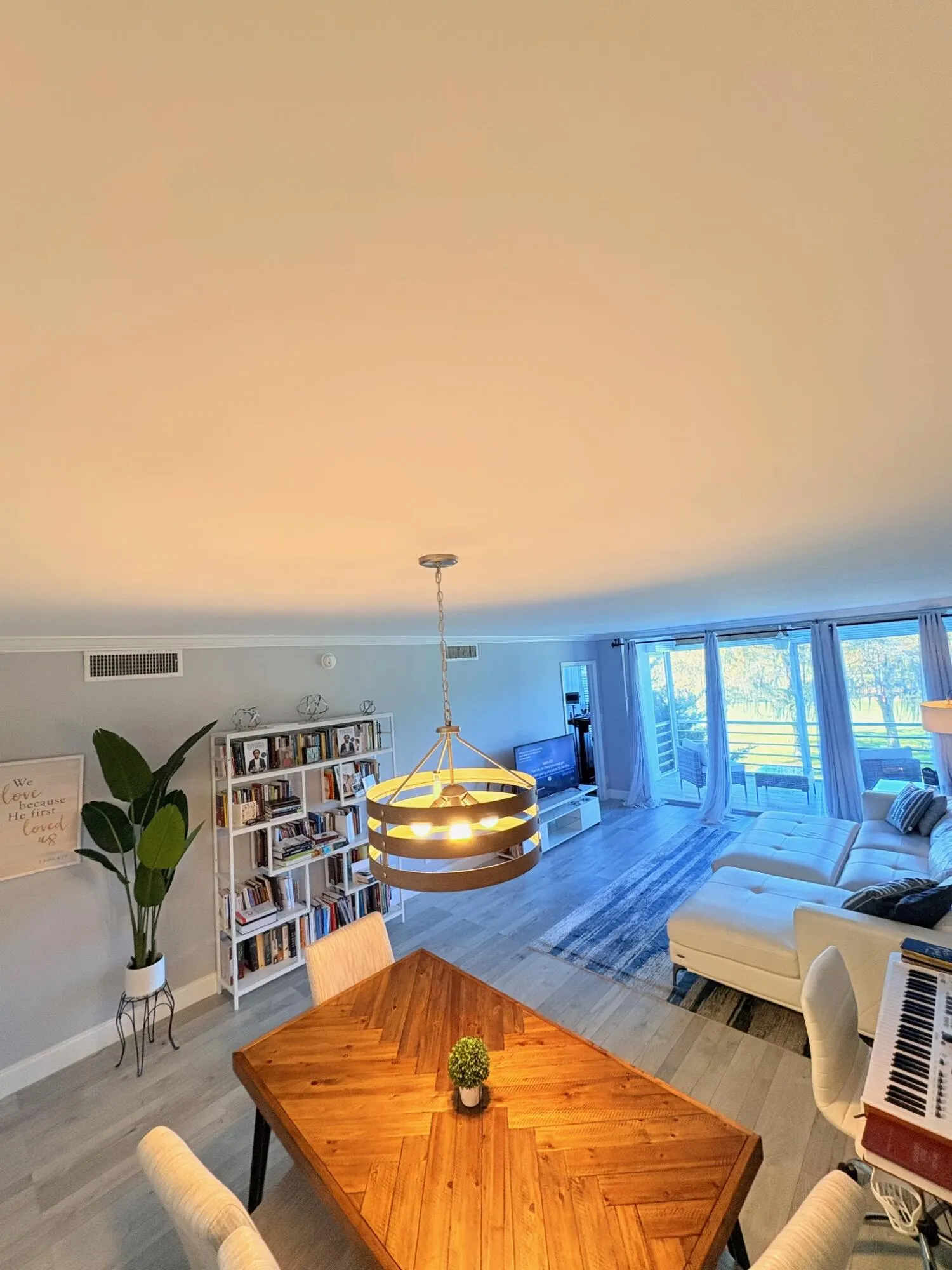605 Oaks Drive #304