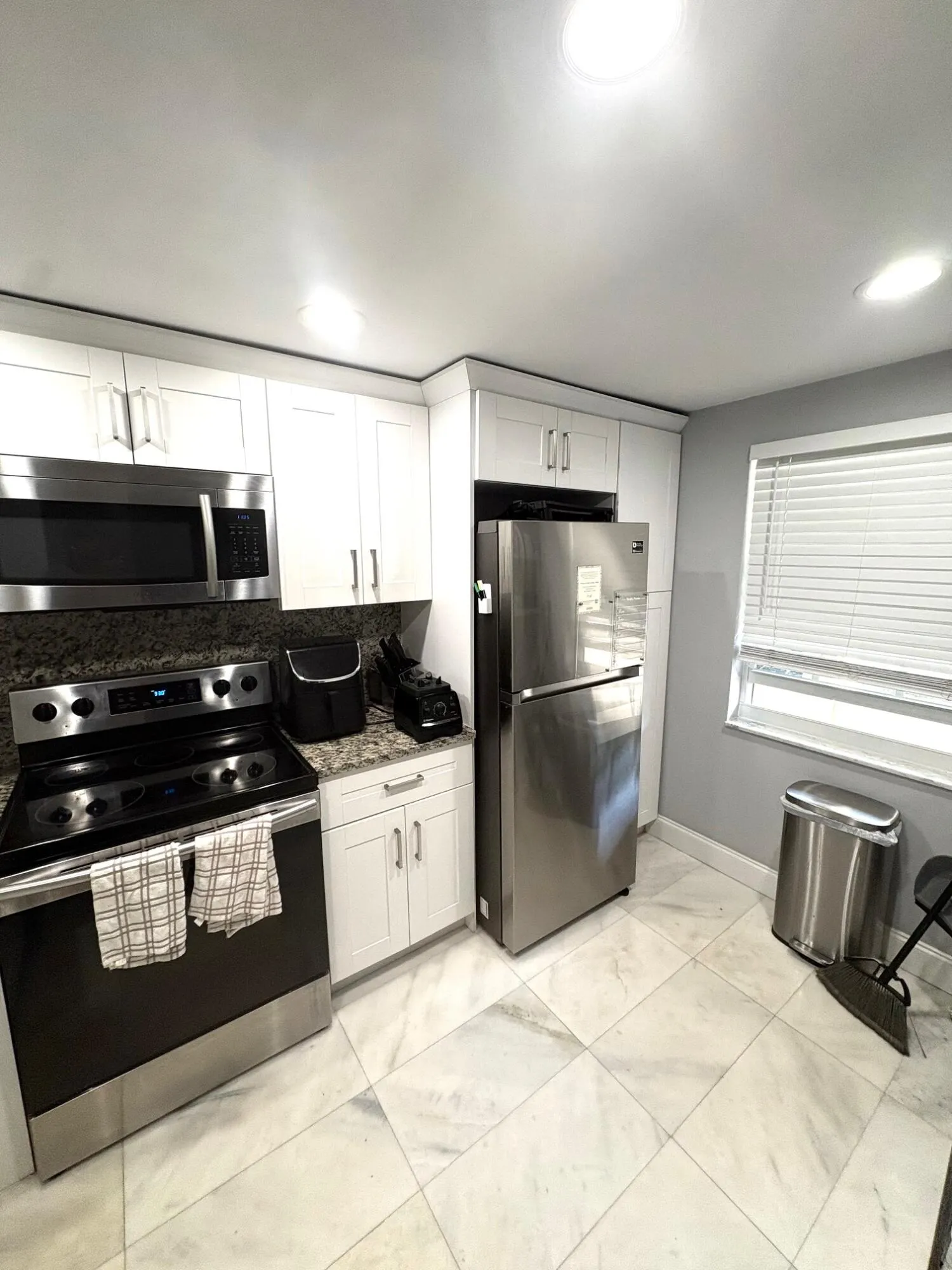 605 Oaks Drive #304