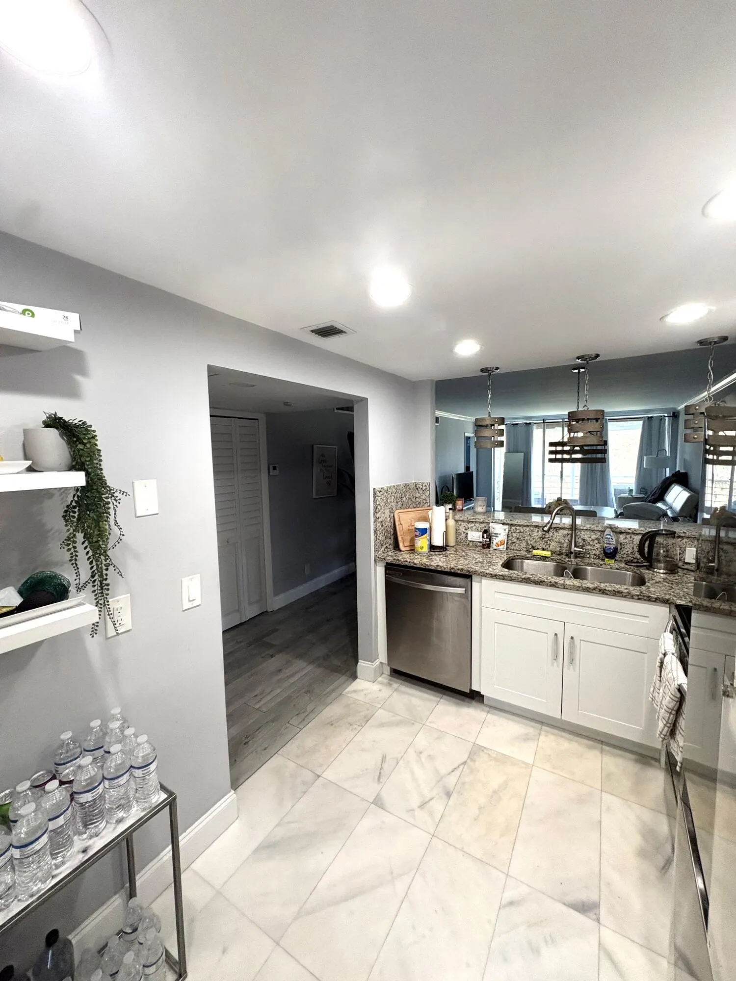 605 Oaks Drive #304