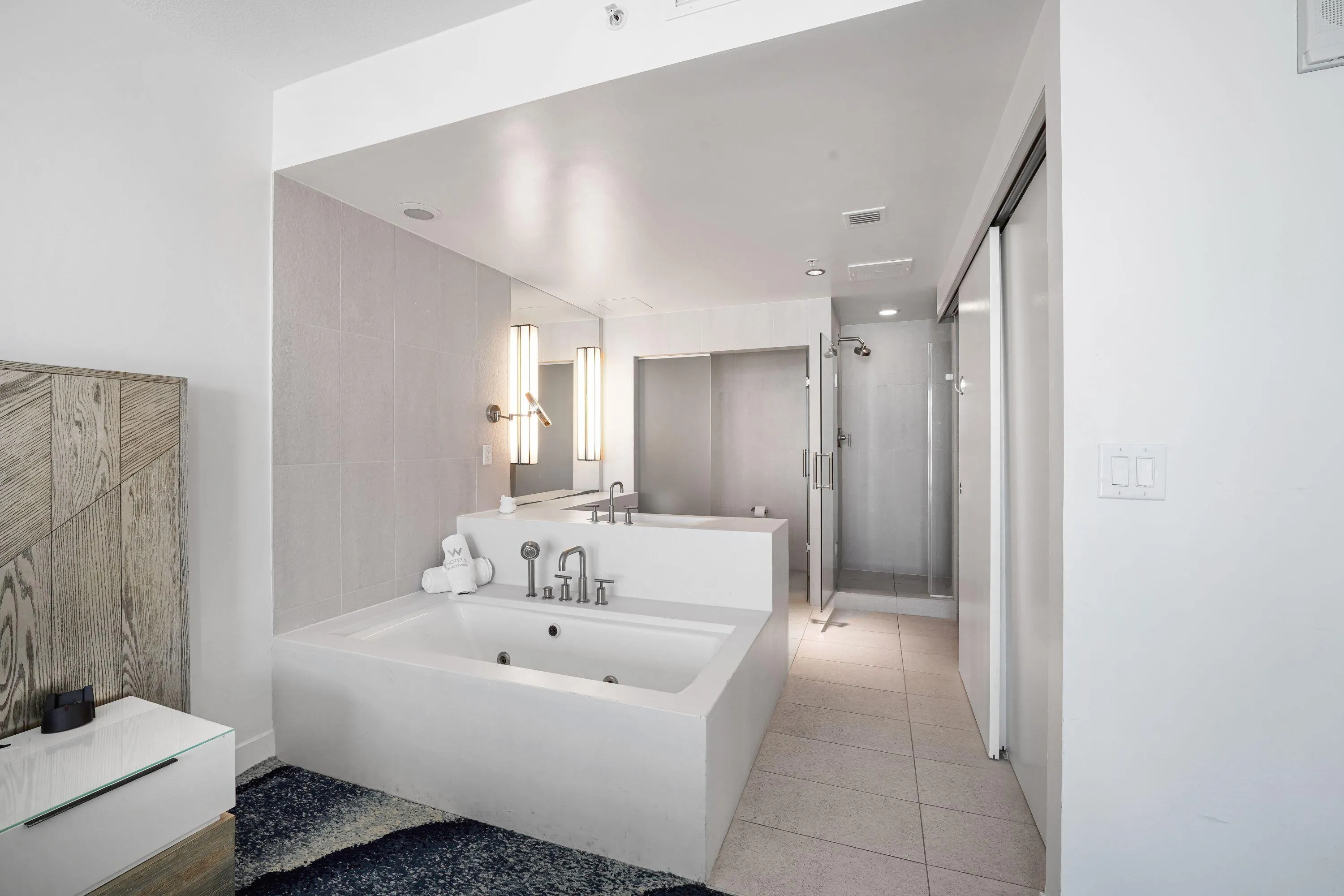 3101 Bayshore Drive