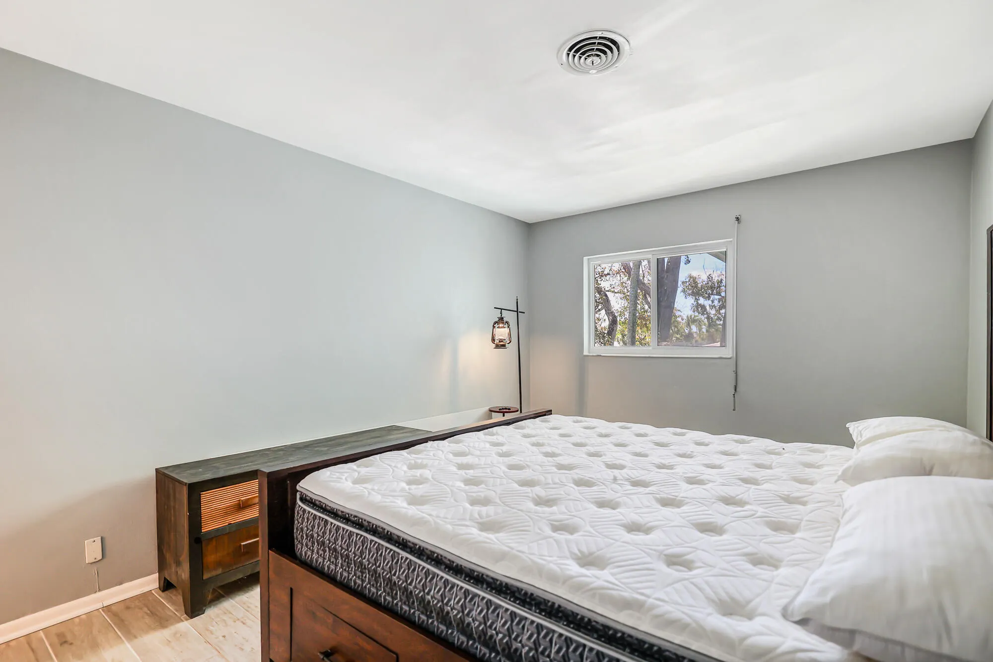 2829 NE 30th Street #302