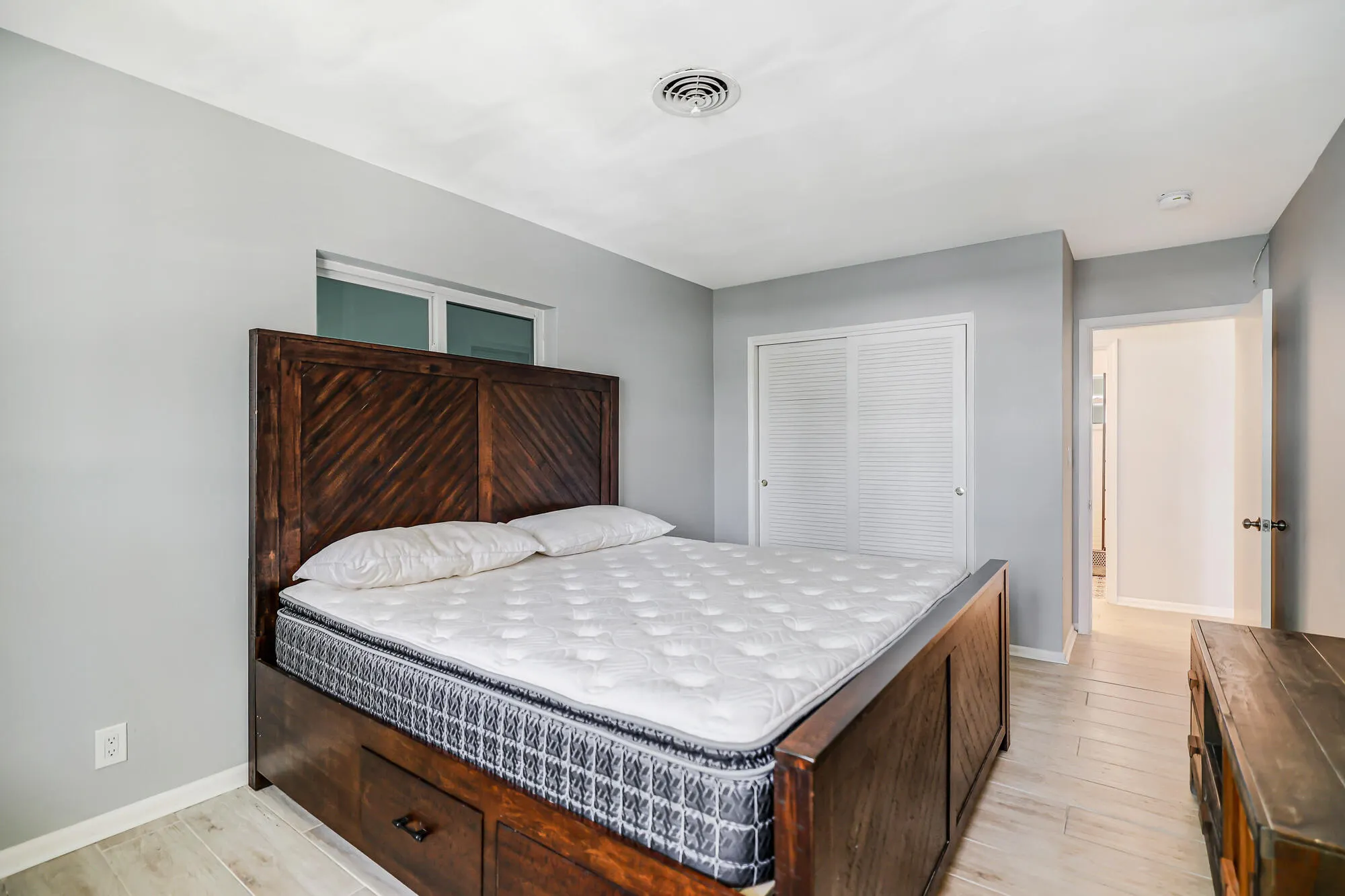 2829 NE 30th Street #302